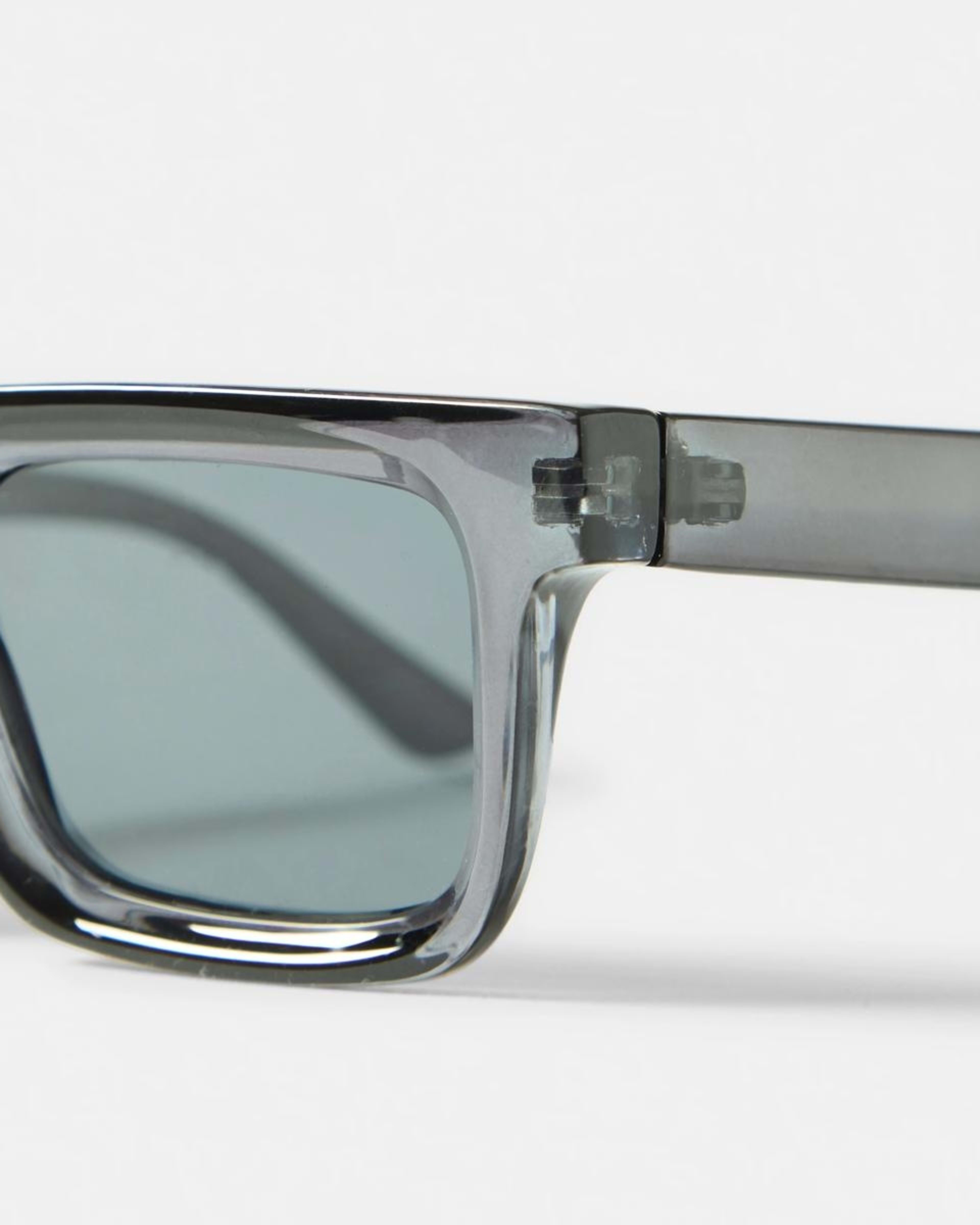 3 Fashion D Frame Sunglasses Black, 3 of 6
