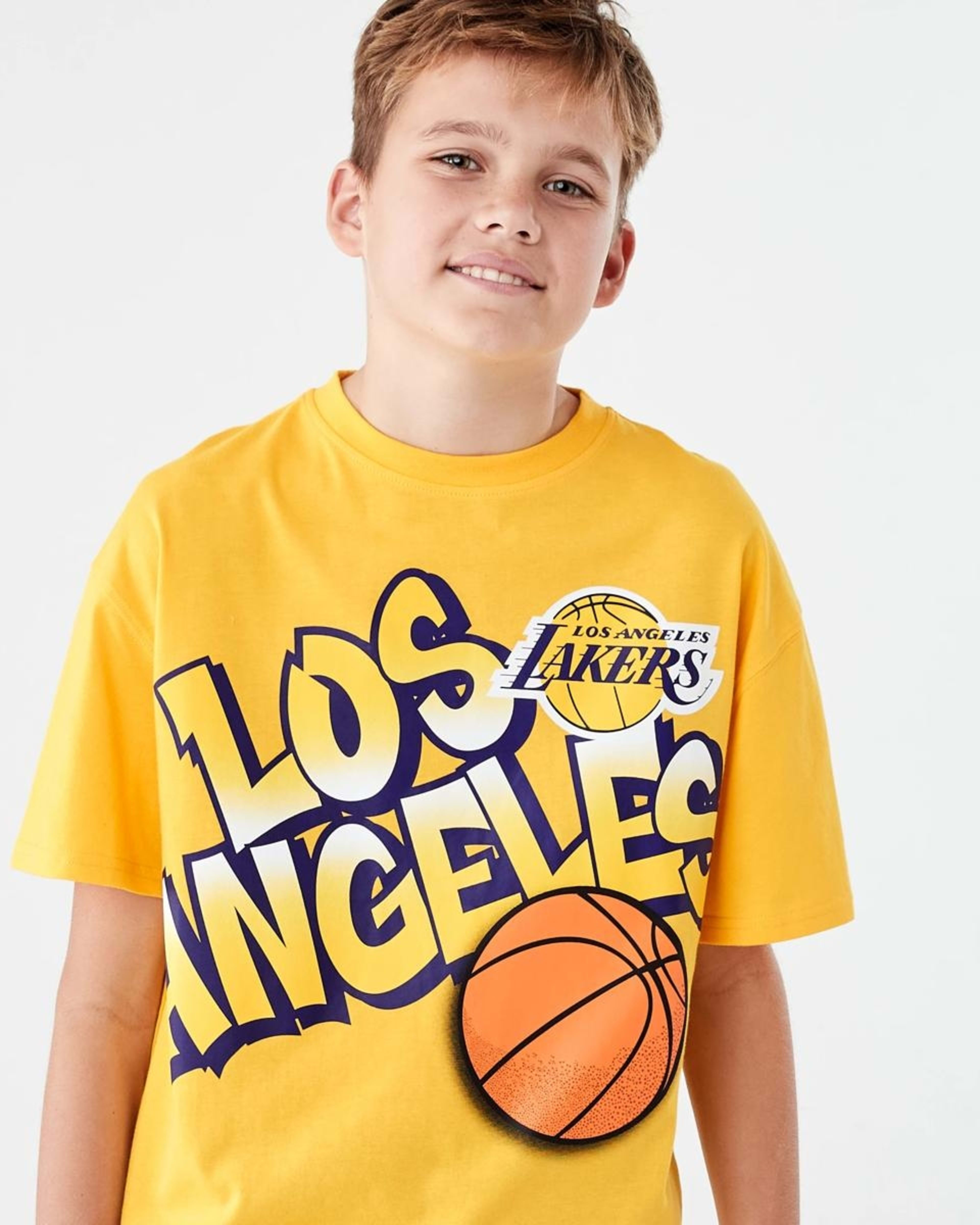 4 Official NBA Kids T-shirt YELLOW LAKERS TEE, 4 of 7