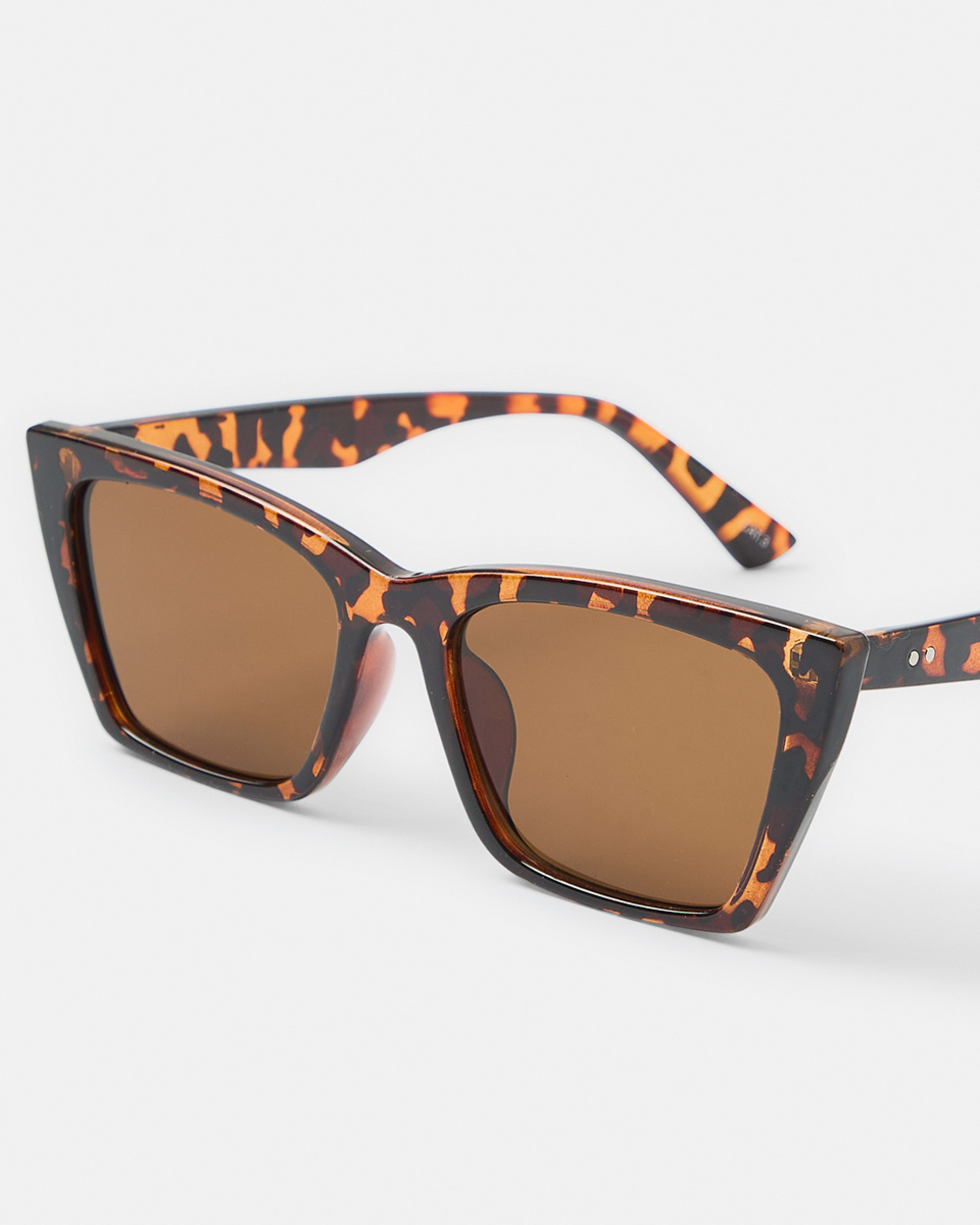 3 Cat Eye Sunglasses Tort, 3 of 6