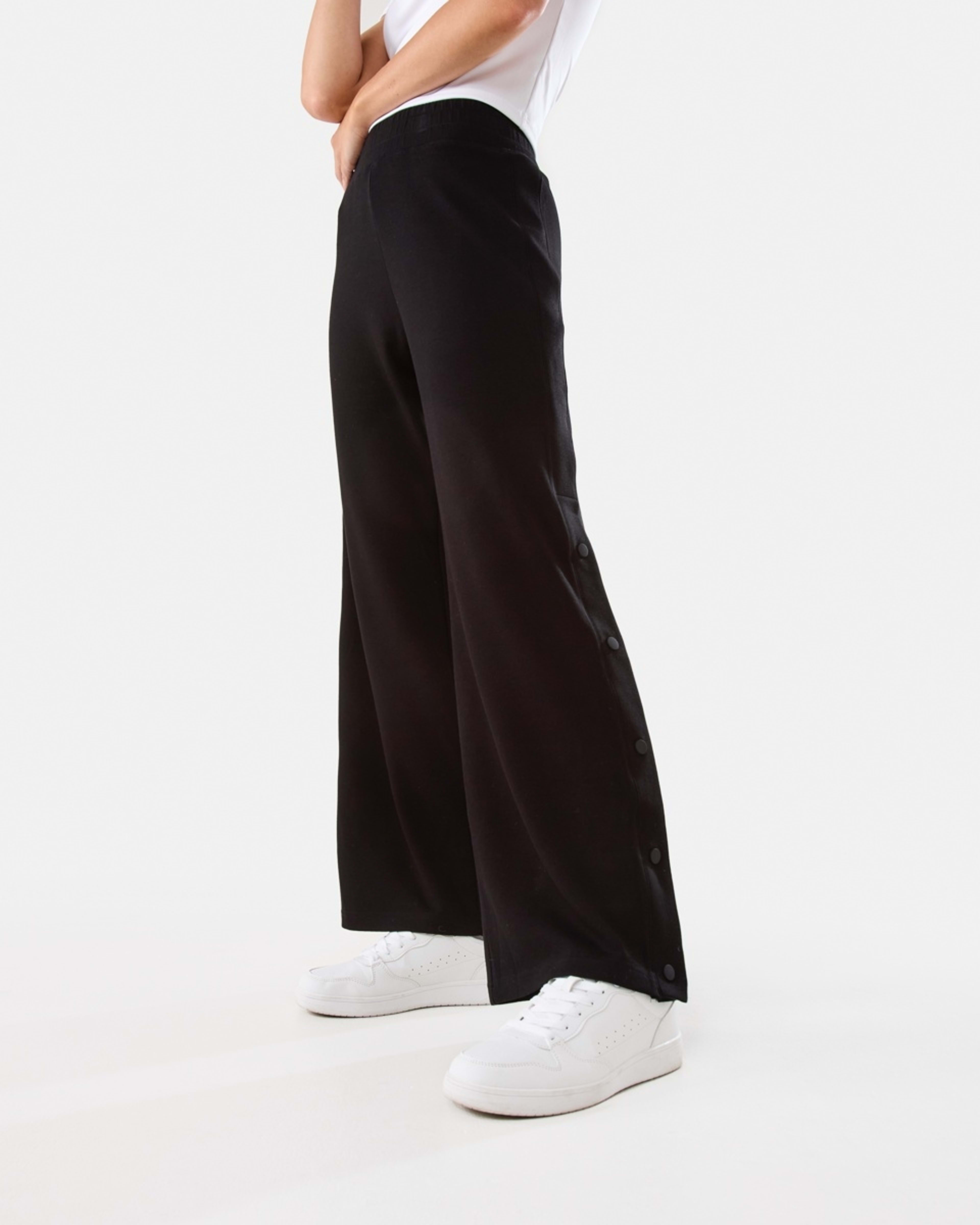 1 Active Womens Snap Trackpants Black, 1 of 7