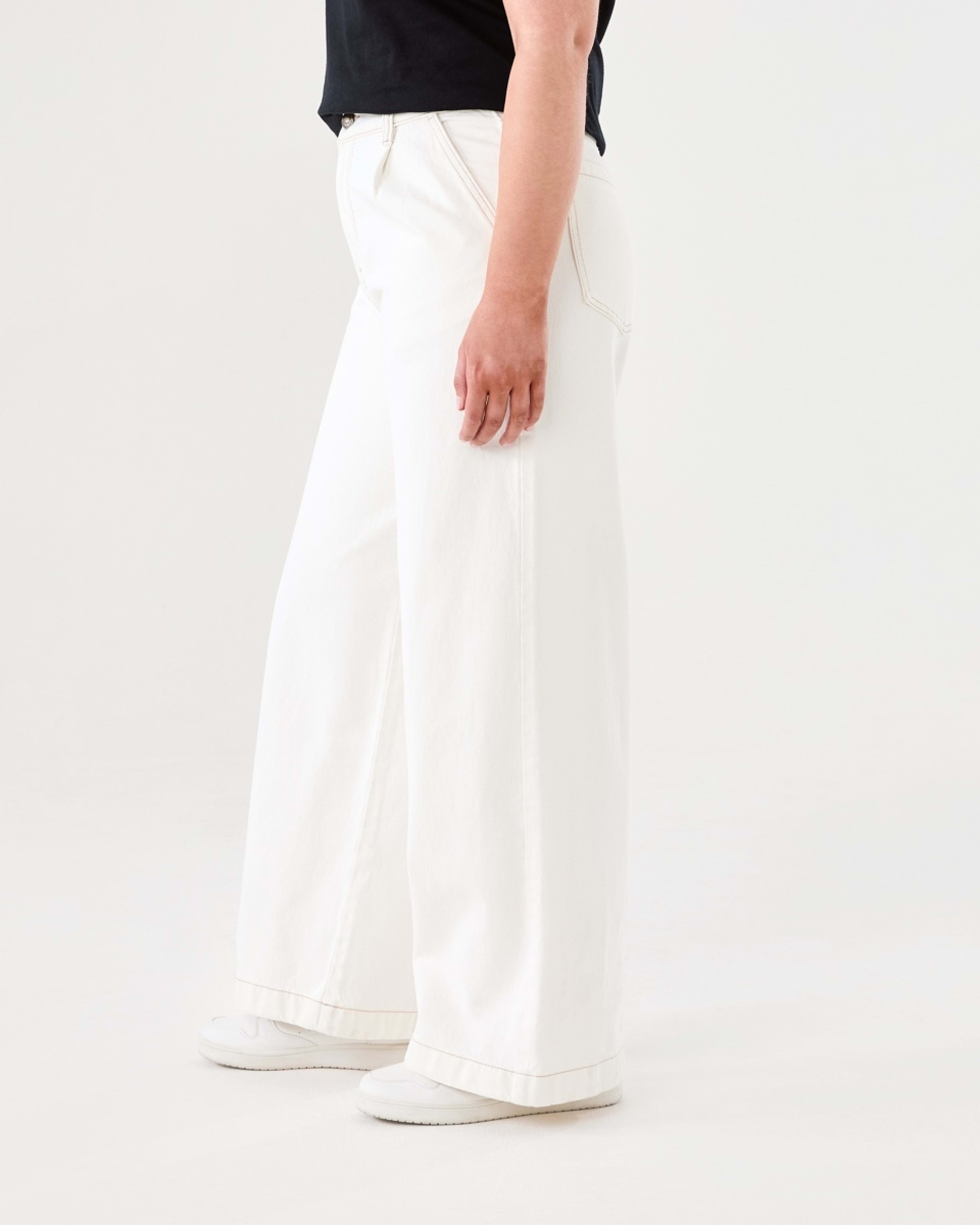 2 Pleat Front Jeans ECRU DENIM, 2 of 5