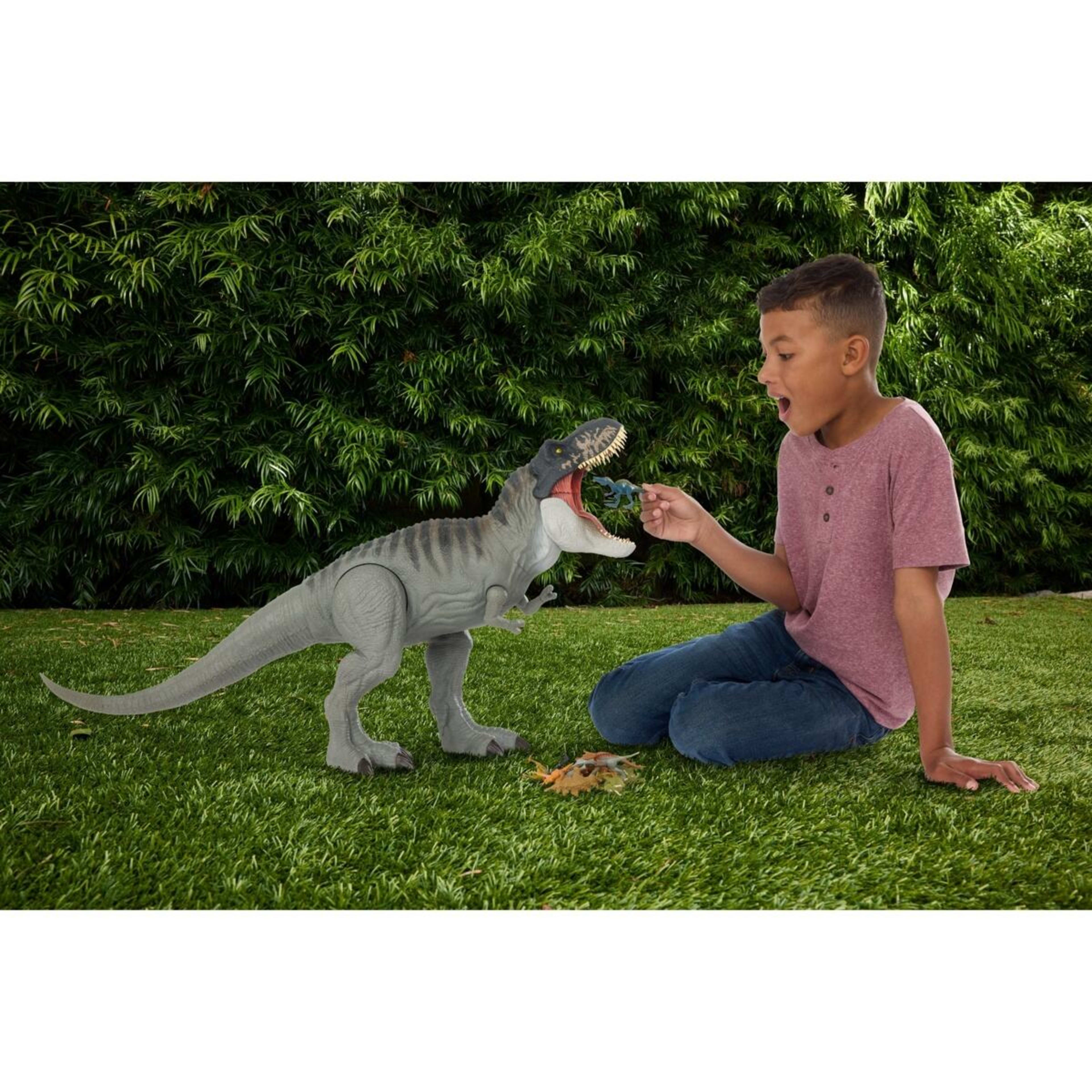 4 Jurassic World Rebirth Super Colossal Tyrannosaurus Rex Figure, 4 of 4
