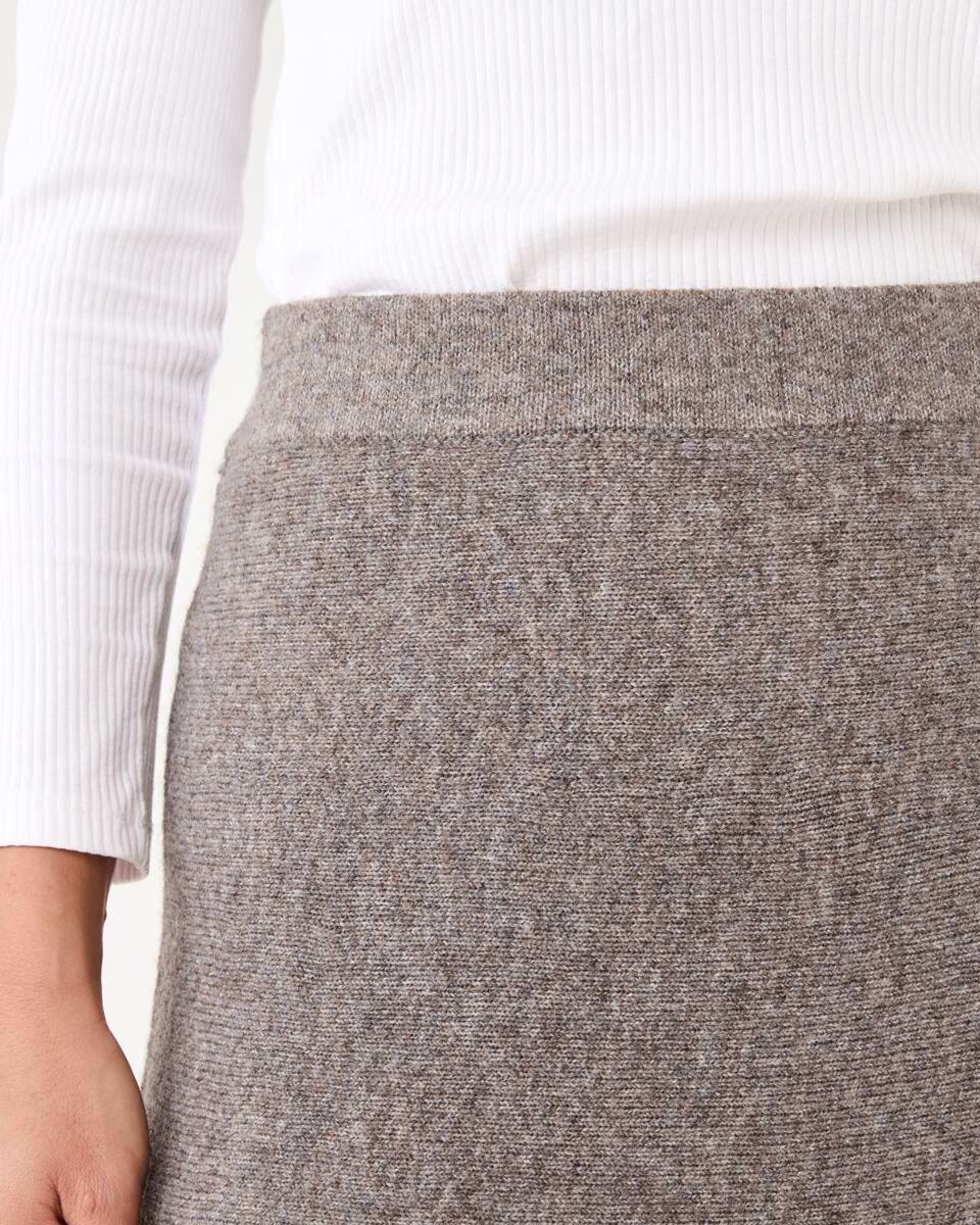 4 True Knit A-Line Maxi Skirt Taupe Mrl, 4 of 5