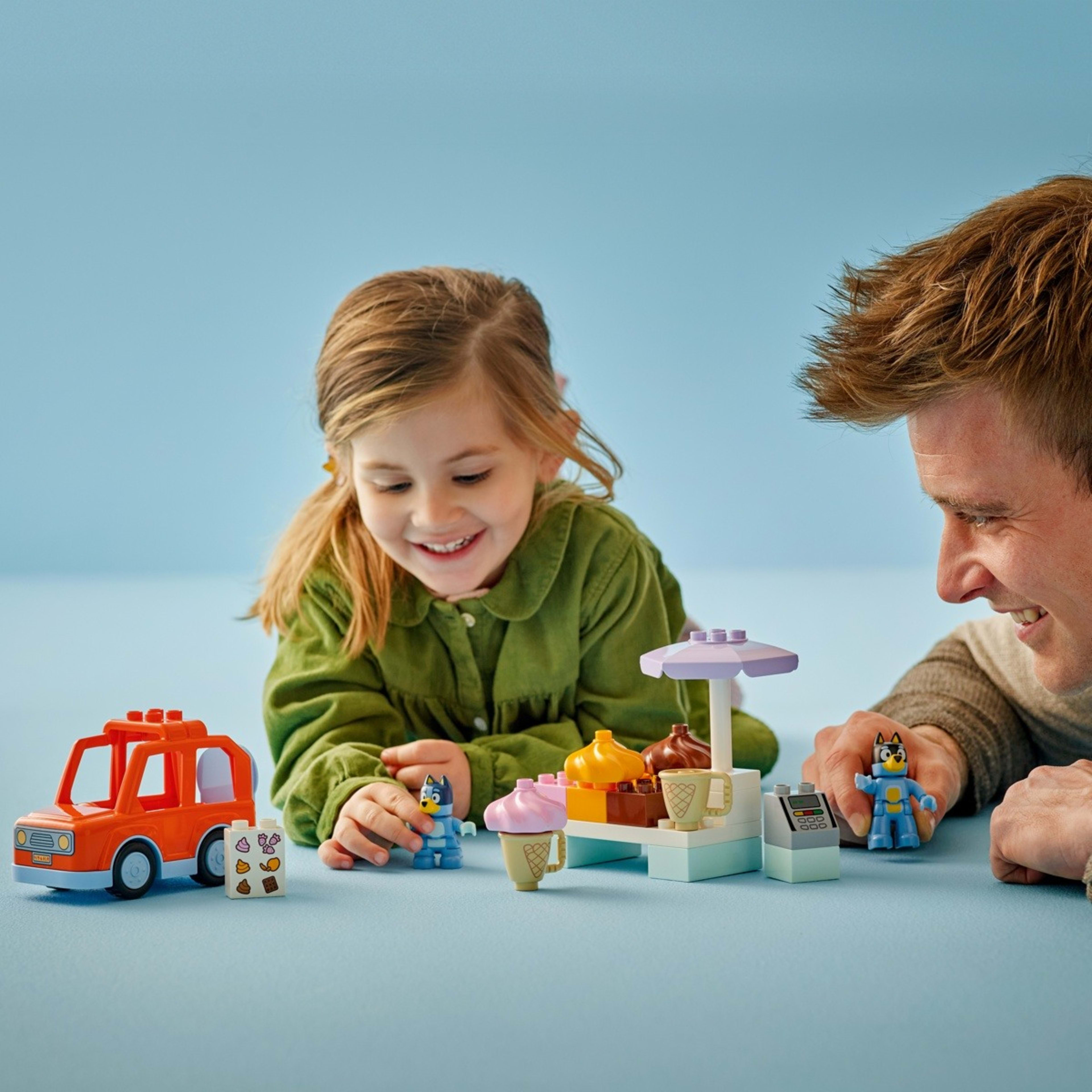 8 LEGO DUPLO Bluey Ice Cream Trip with Bluey 10458, 8 of 10