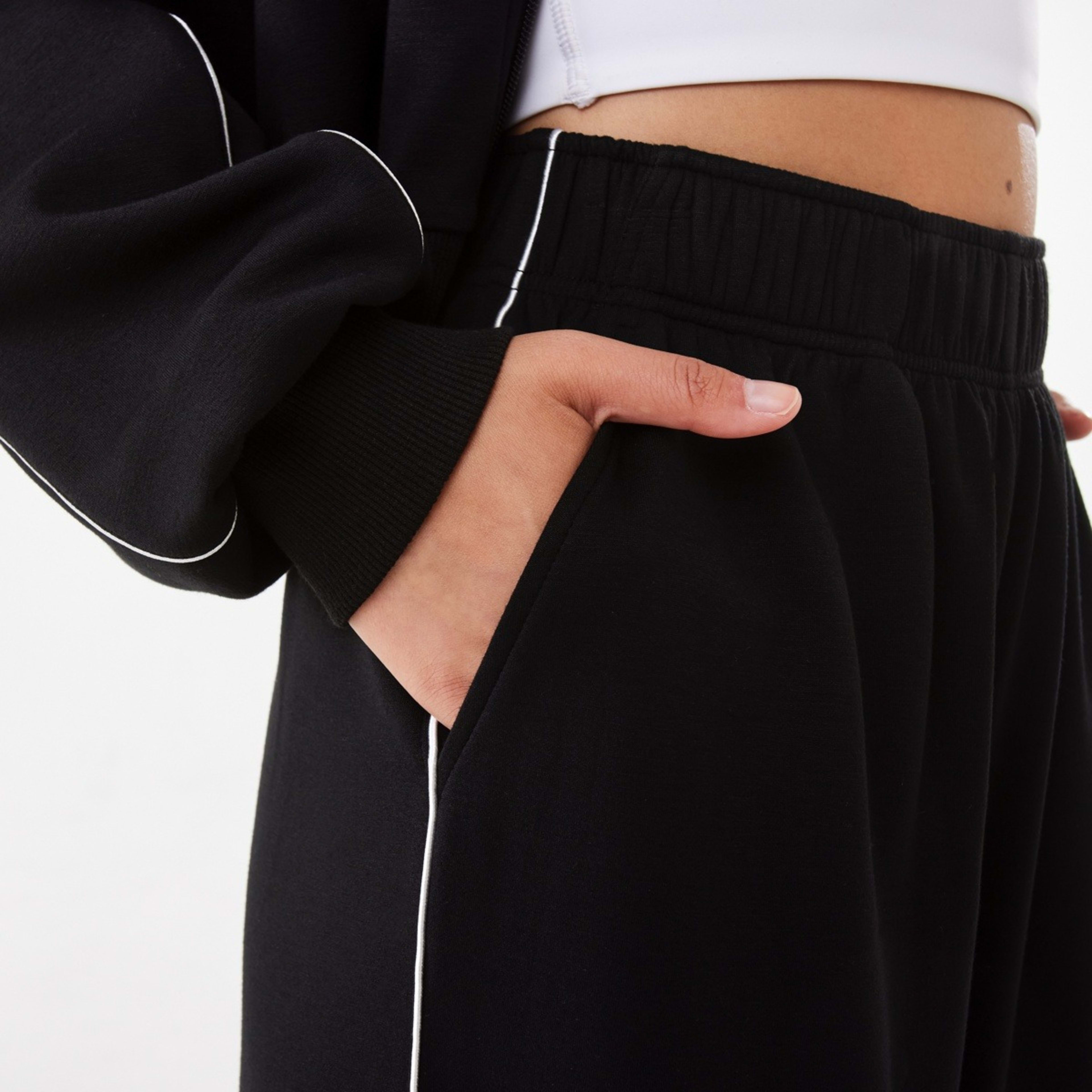 6 Active Womens Interlock Tipping Trackpants Black, 6 of 7