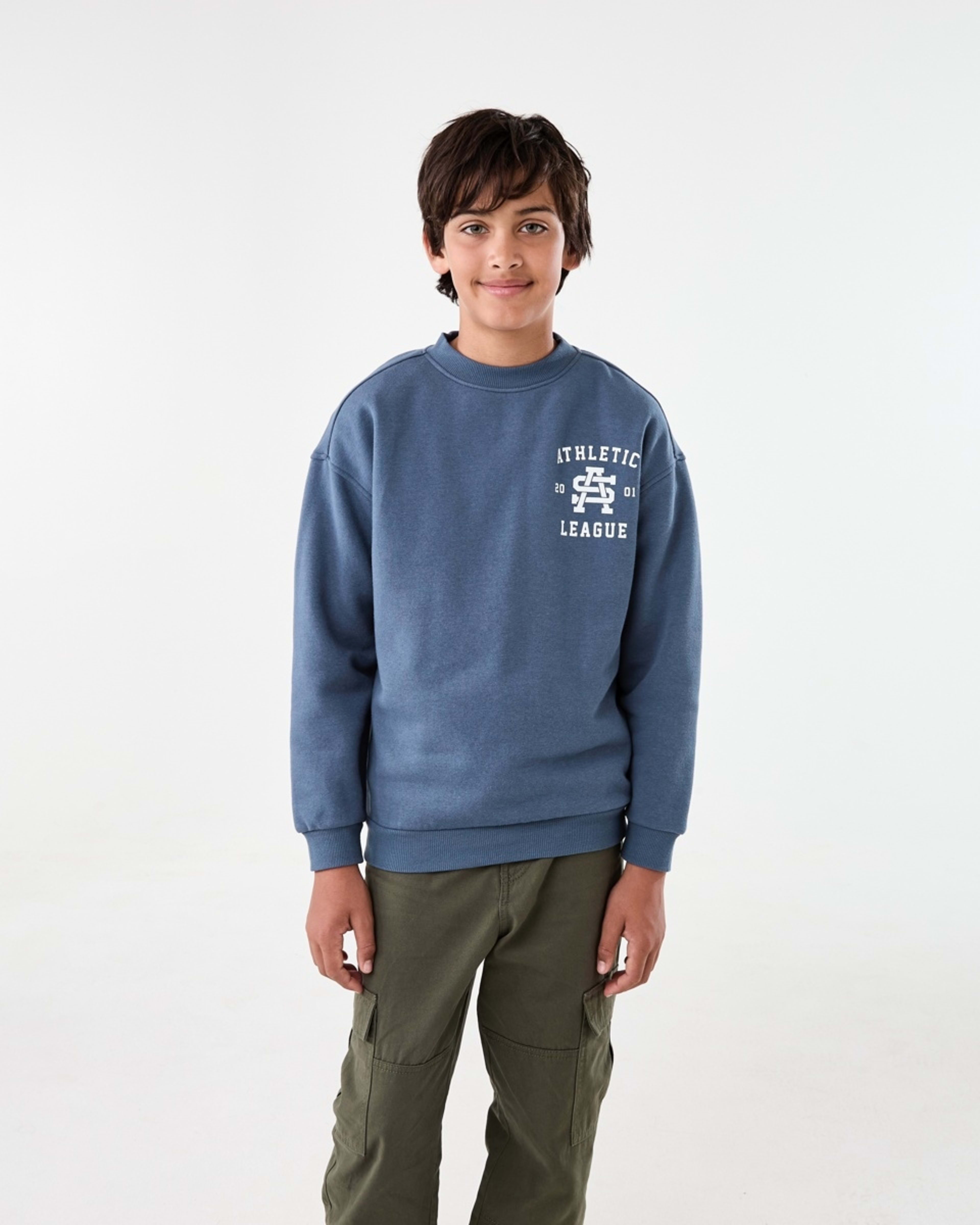 1 Oversized Graphic Crew Neck Sweatshirt Blu Athlet, 1 of 9