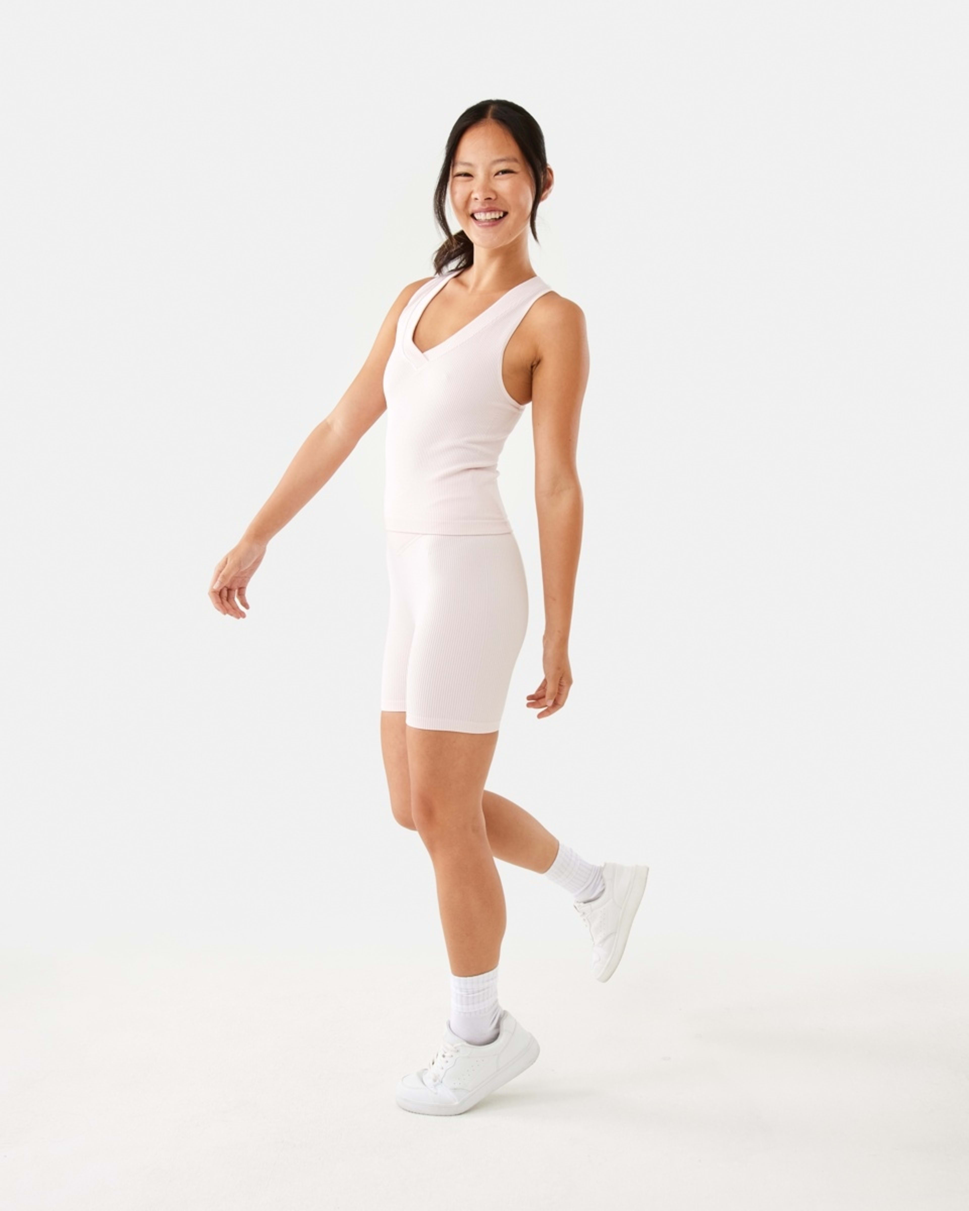 3 Active Womens Seamfree V-Neck Tank Aura Pink, 3 of 6