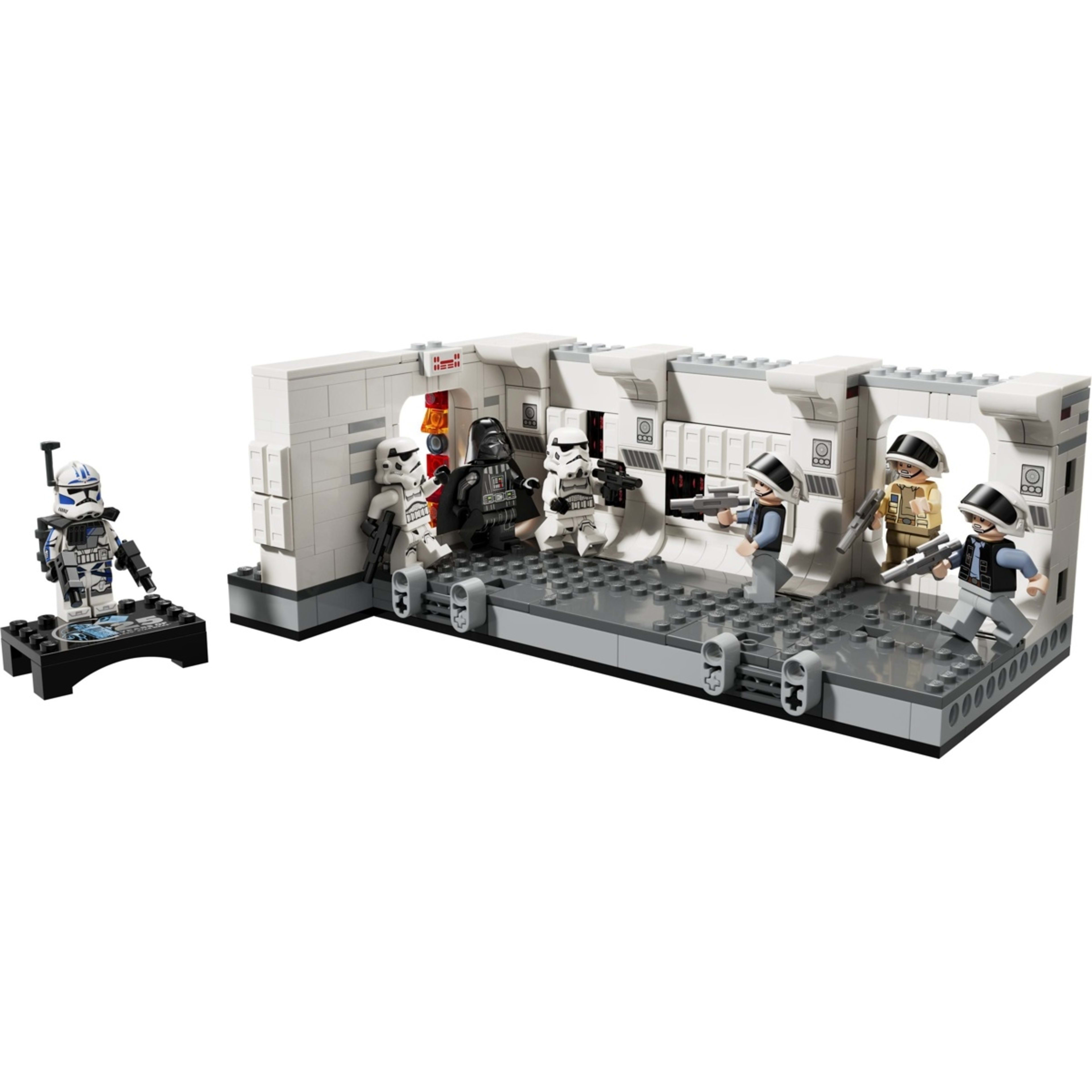 3 LEGO Star Wars Boarding the Tantive IV 75387, 3 of 10
