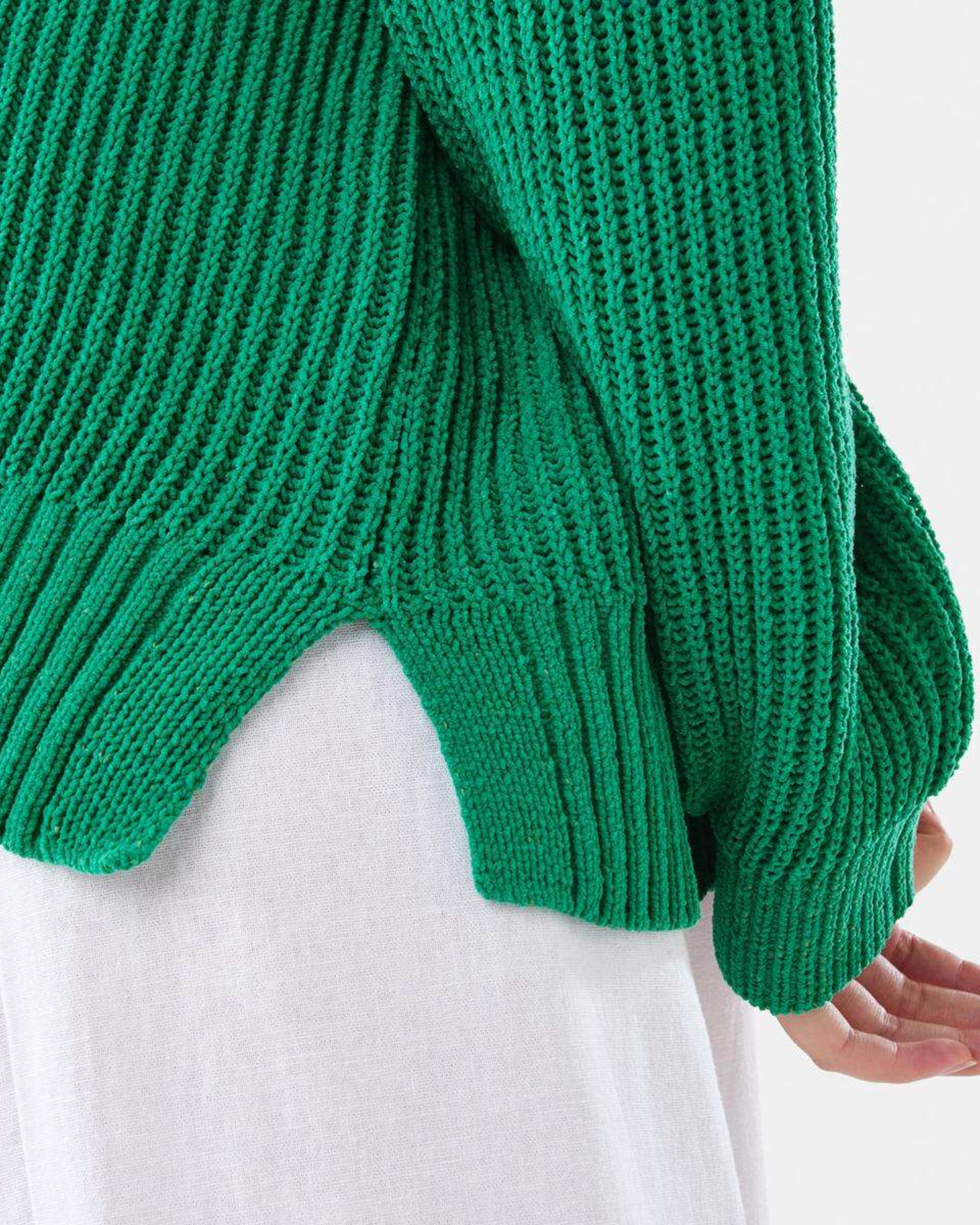 8 Chenille V-Neck Jumper SIMPLY GREEN, 8 of 9