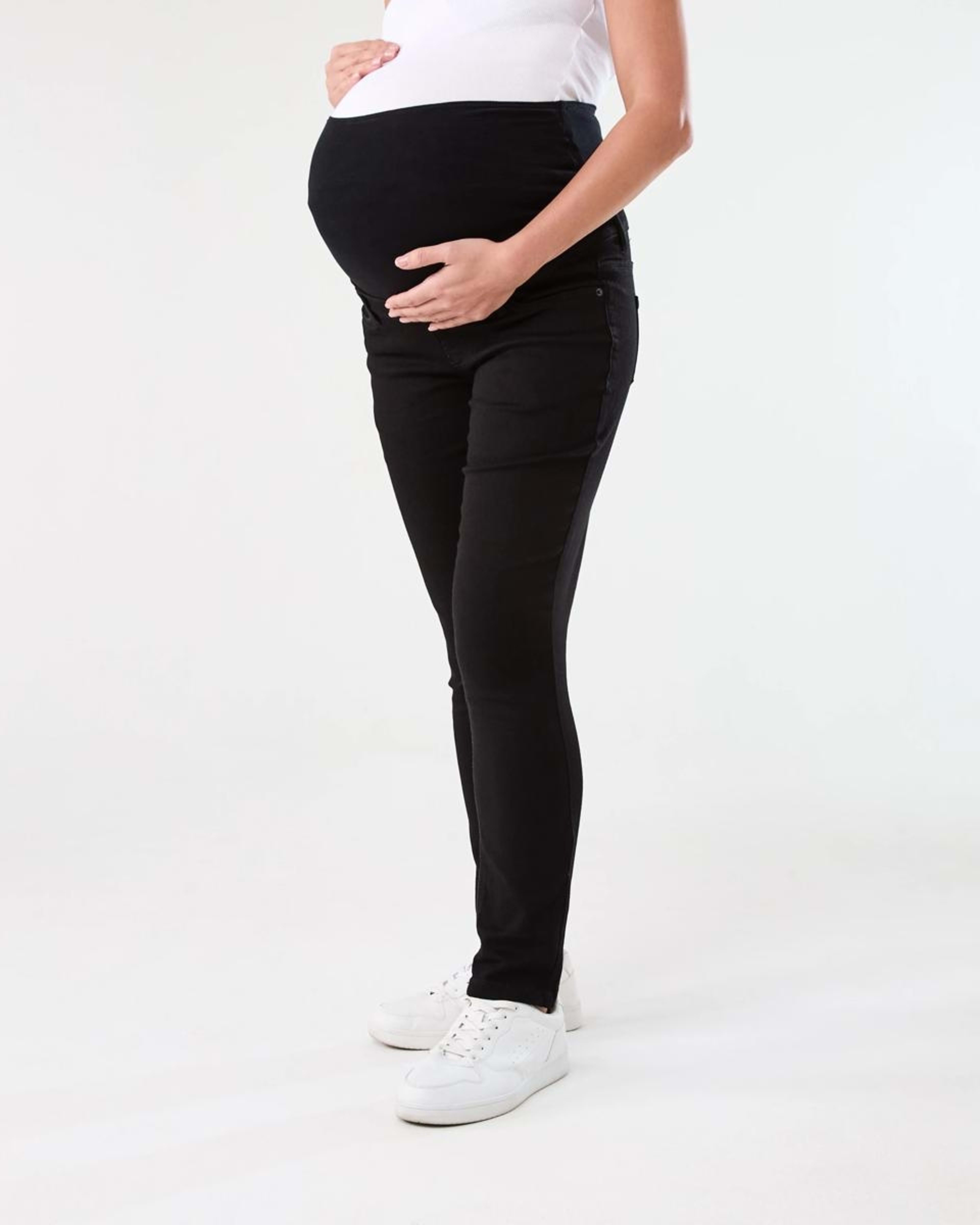 2 Maternity Stretch Skinny Jeans Black Wash, 2 of 5