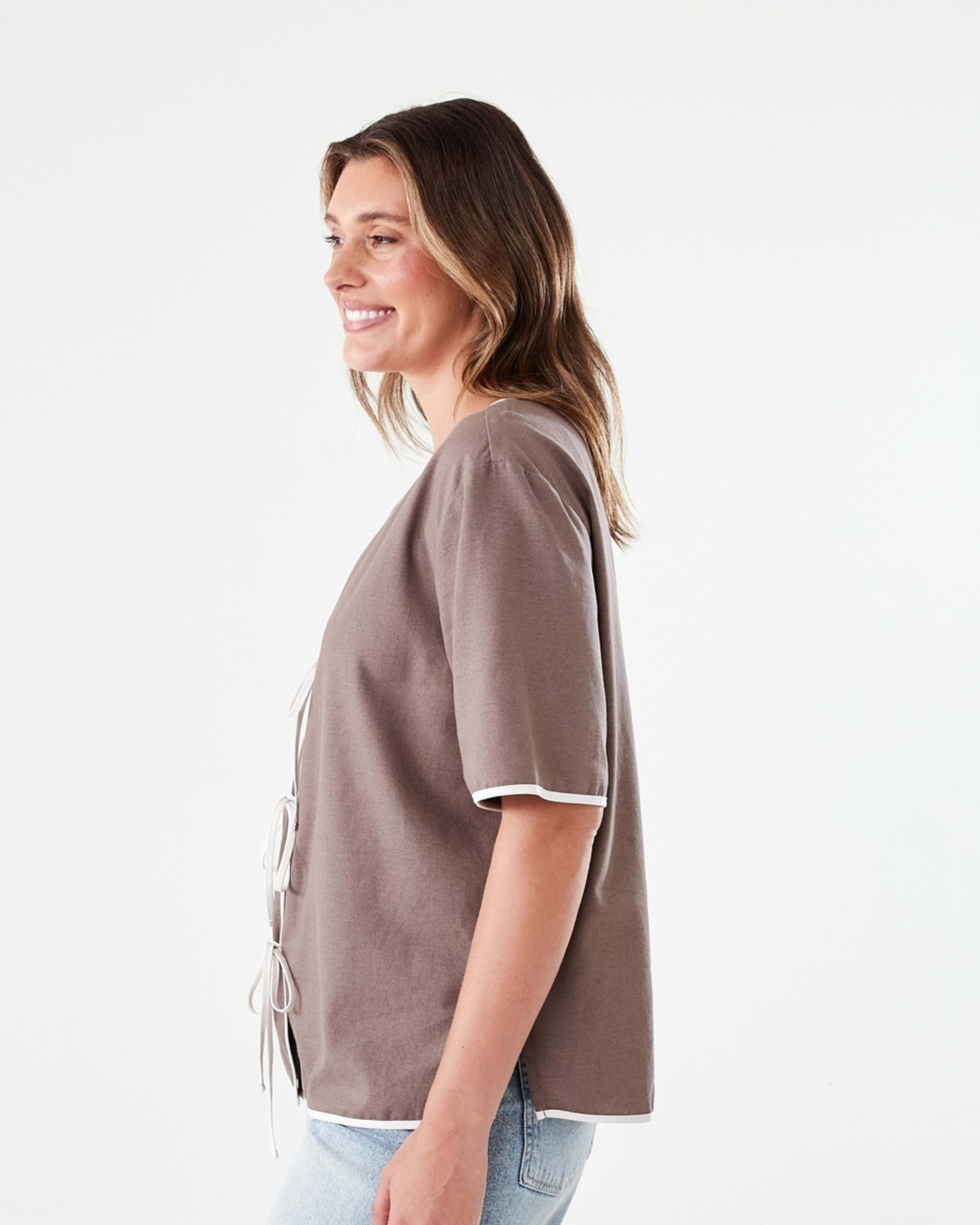 2 Short Sleeve Tie Front Top DEEP TAUPE, 2 of 5