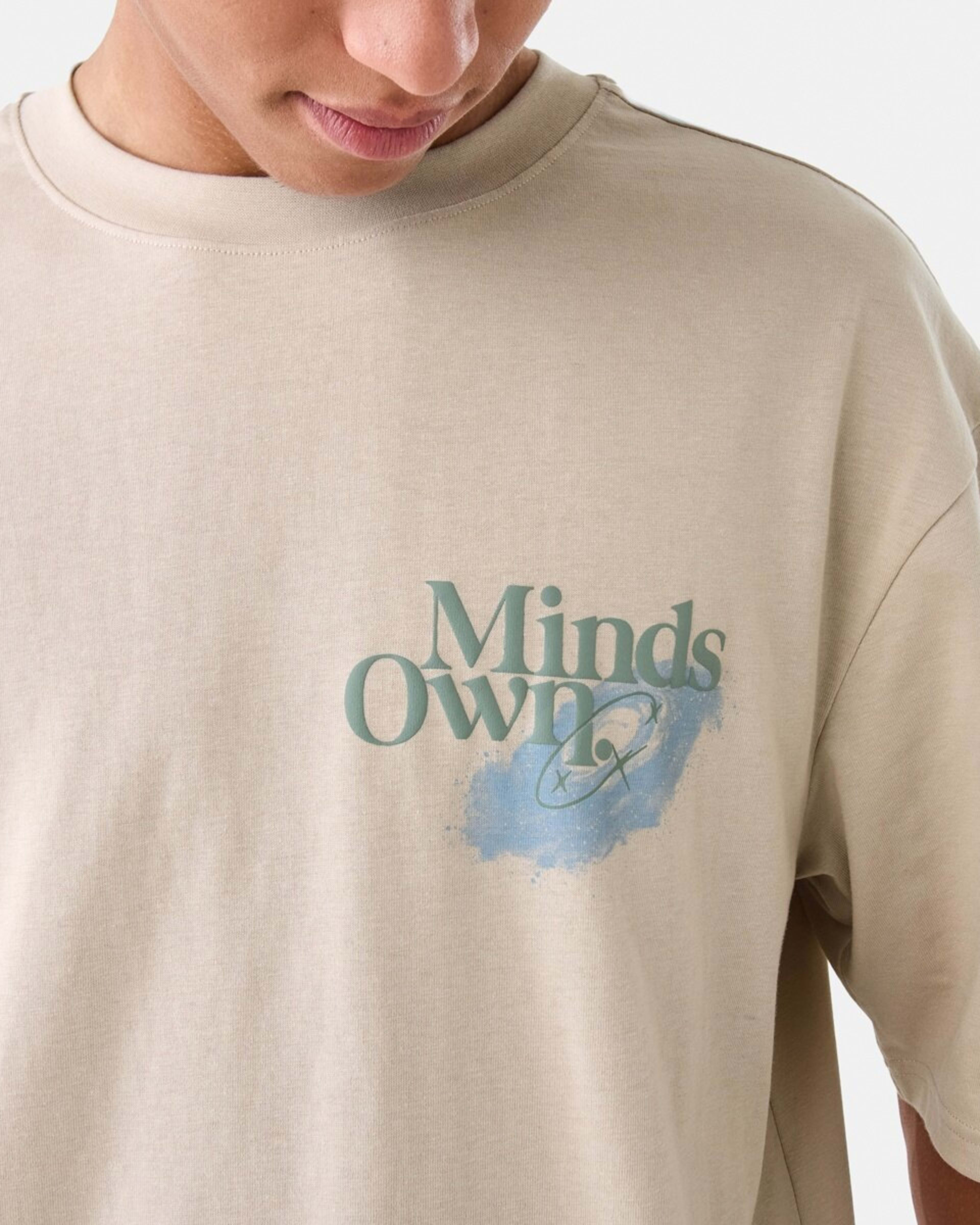 6 Oversized Graphic T-shirt MINDS OWN, 6 of 7