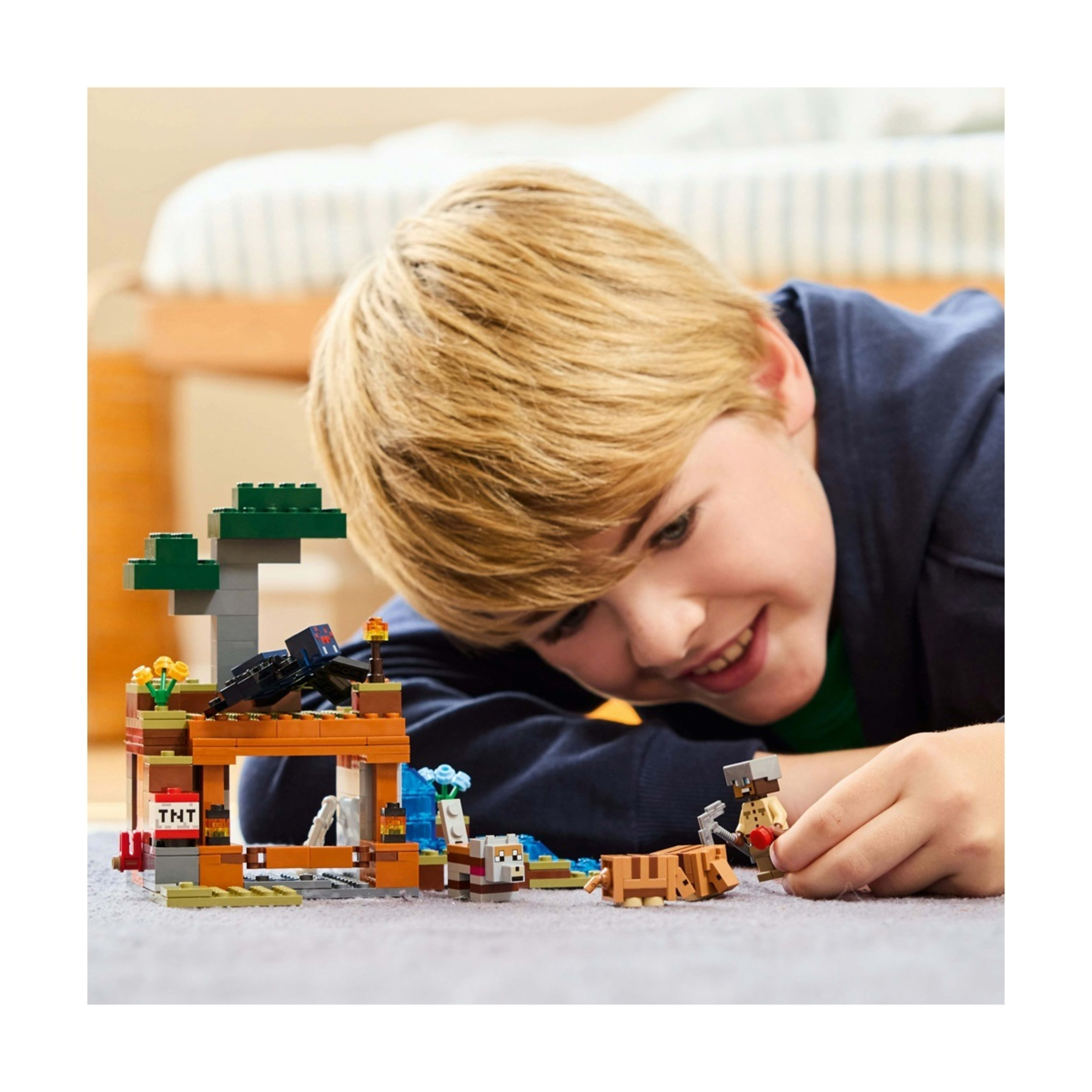 8 LEGO Minecraft The Armadillo Mine Expedition 21269, 8 of 10