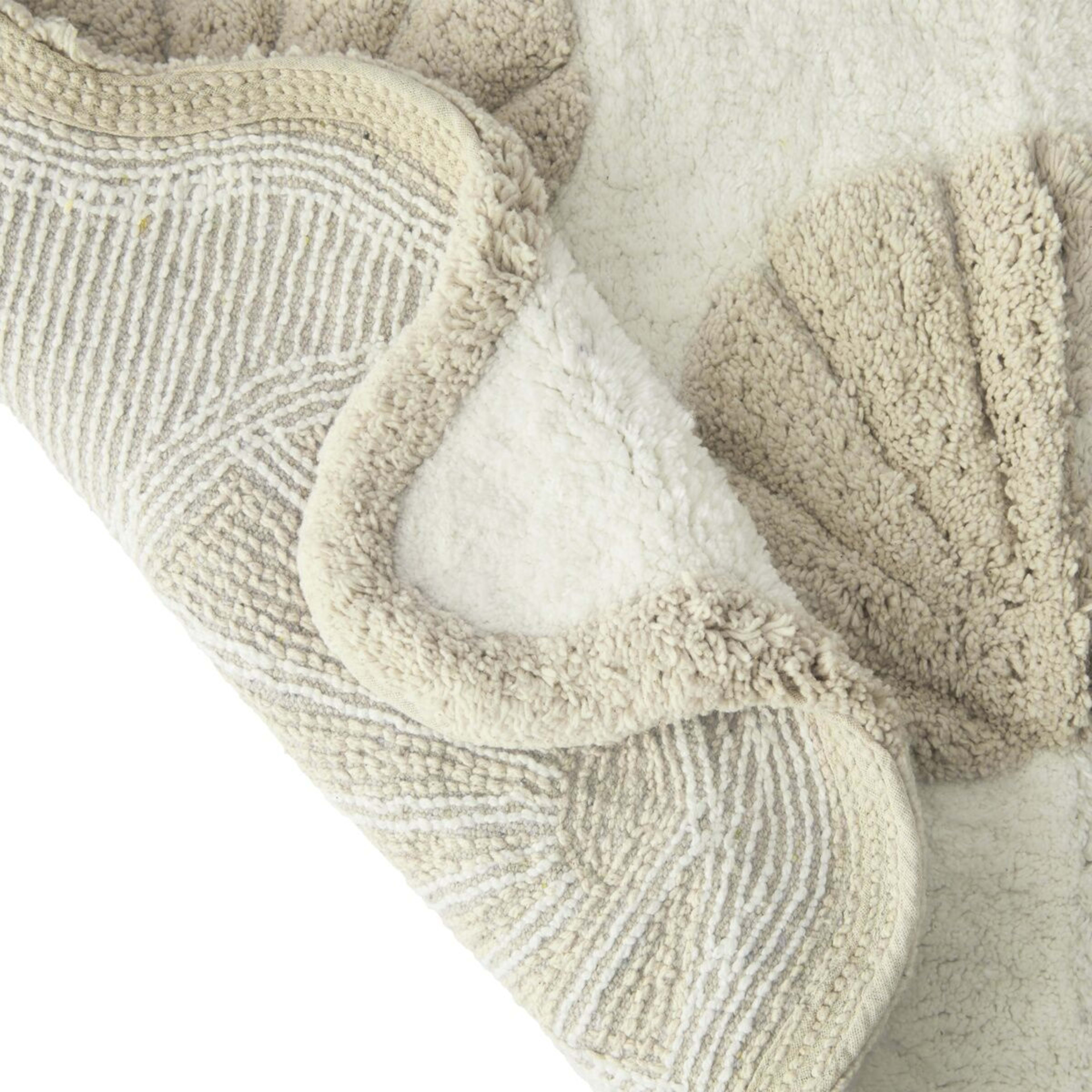 2 Shell Bath Mat, 2 of 5