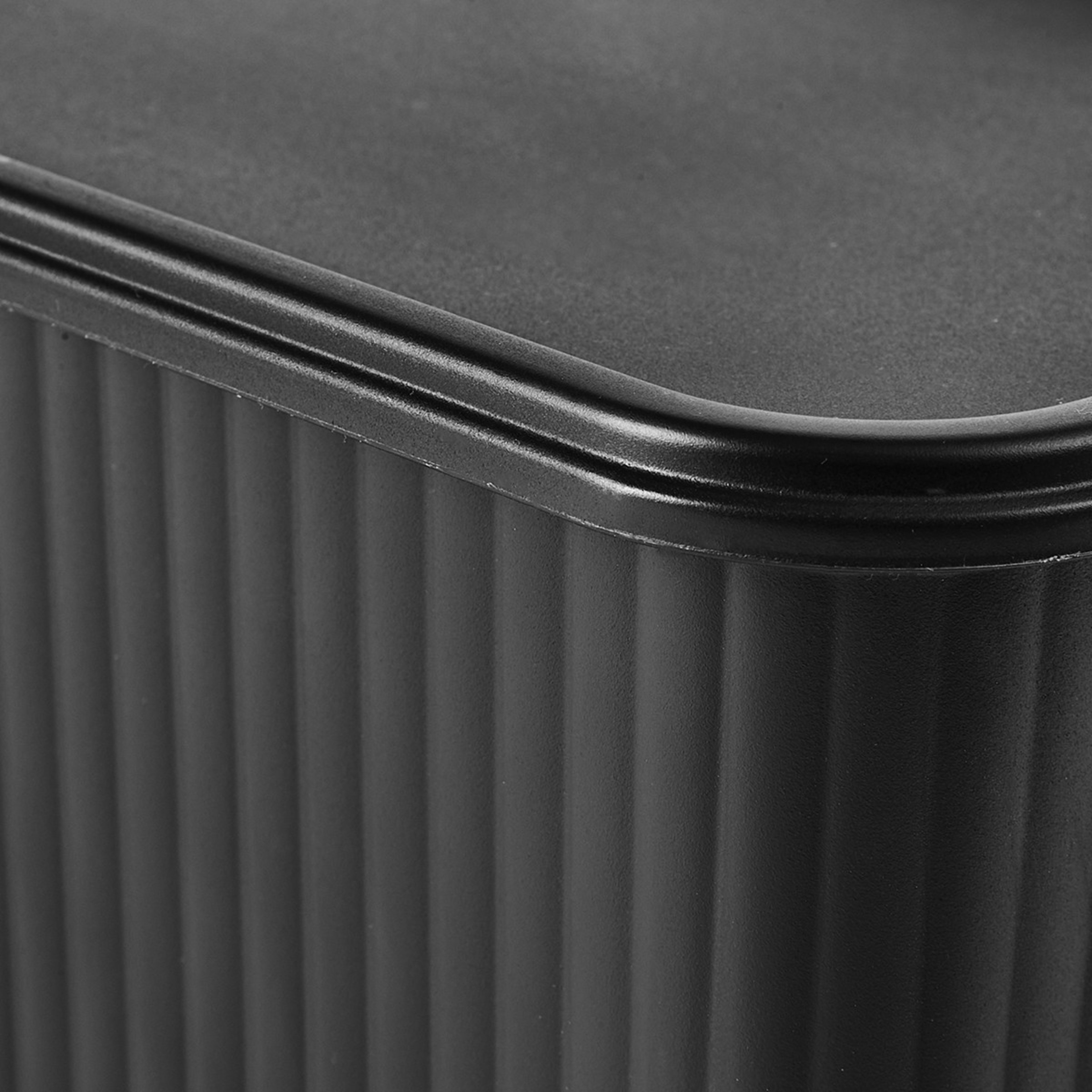 8 5L Ribbed Container - Black, 8 of 10