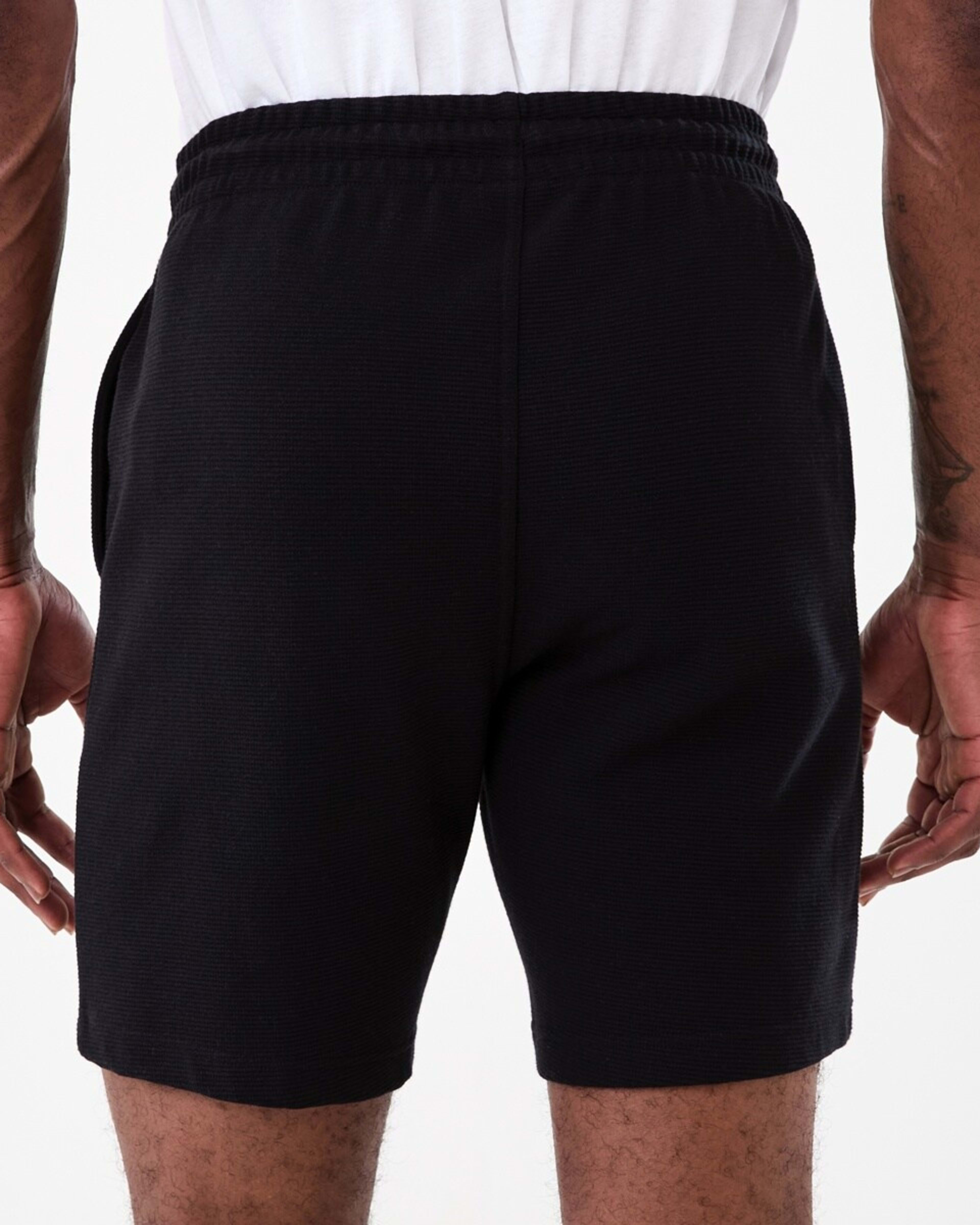3 Textured Knit Shorts Black, 3 of 6