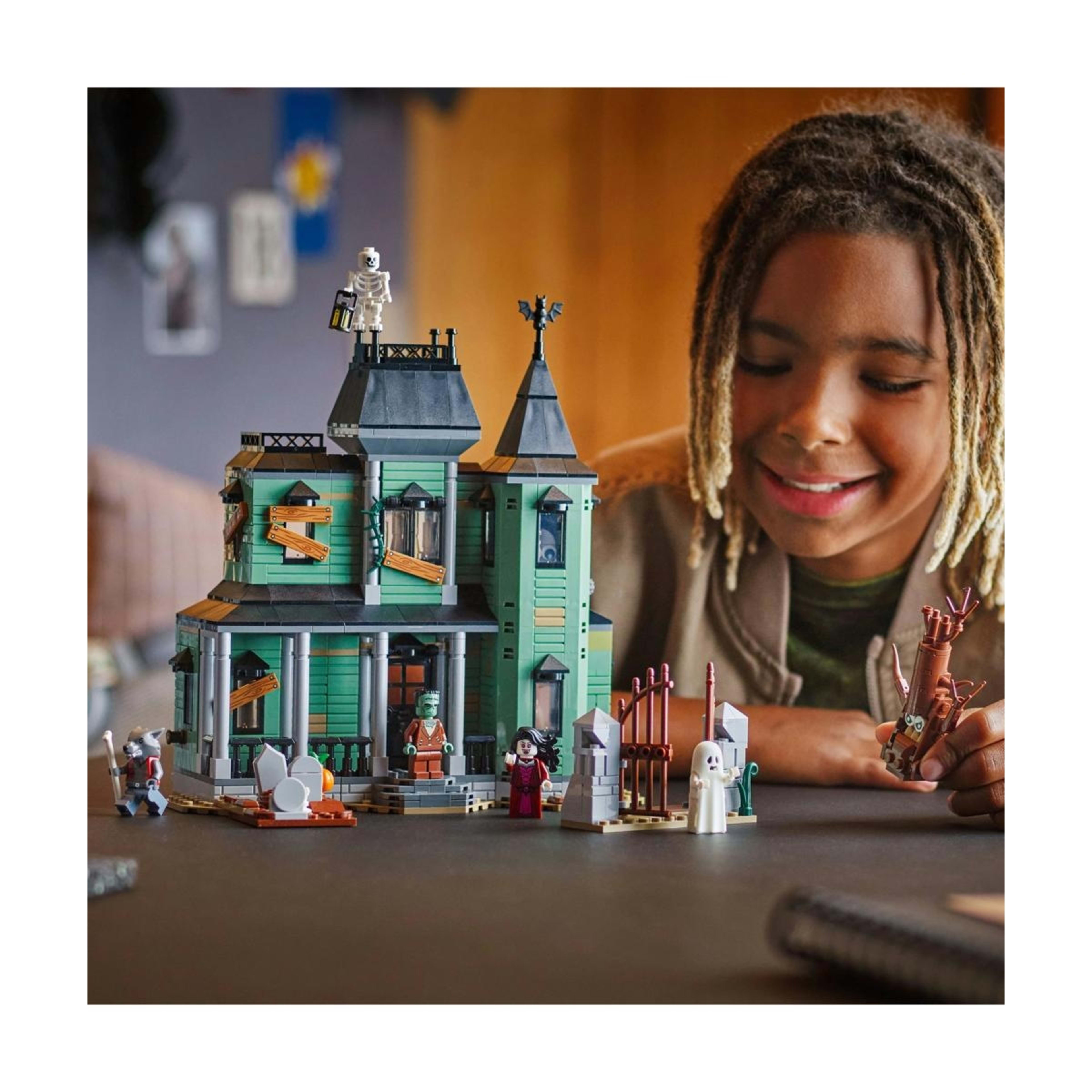 8 LEGO Creator Haunted Mansion 31167, 8 of 10