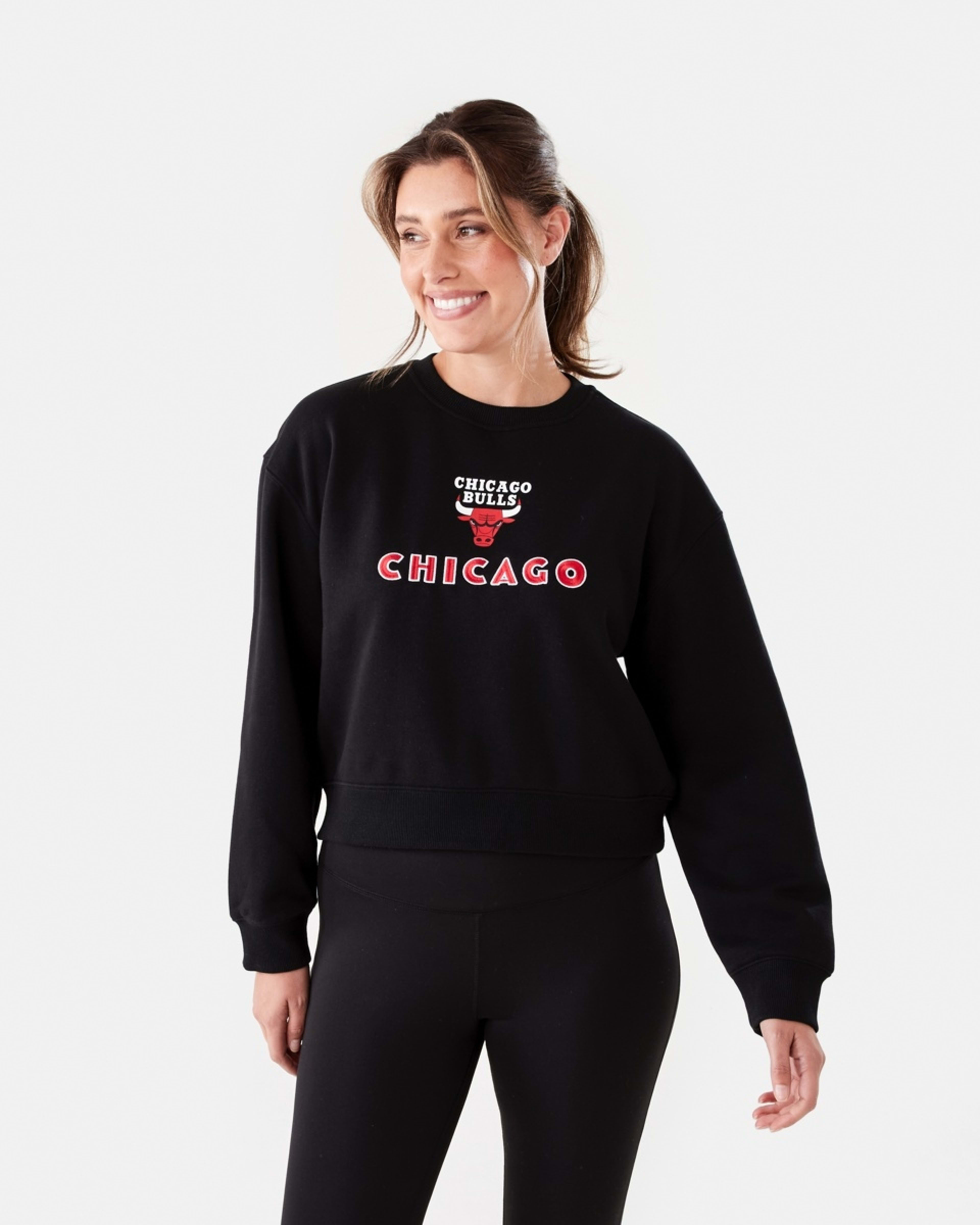 1 Official NBA Adult Lounge Crew Neck Pullover Bulls 7c3v