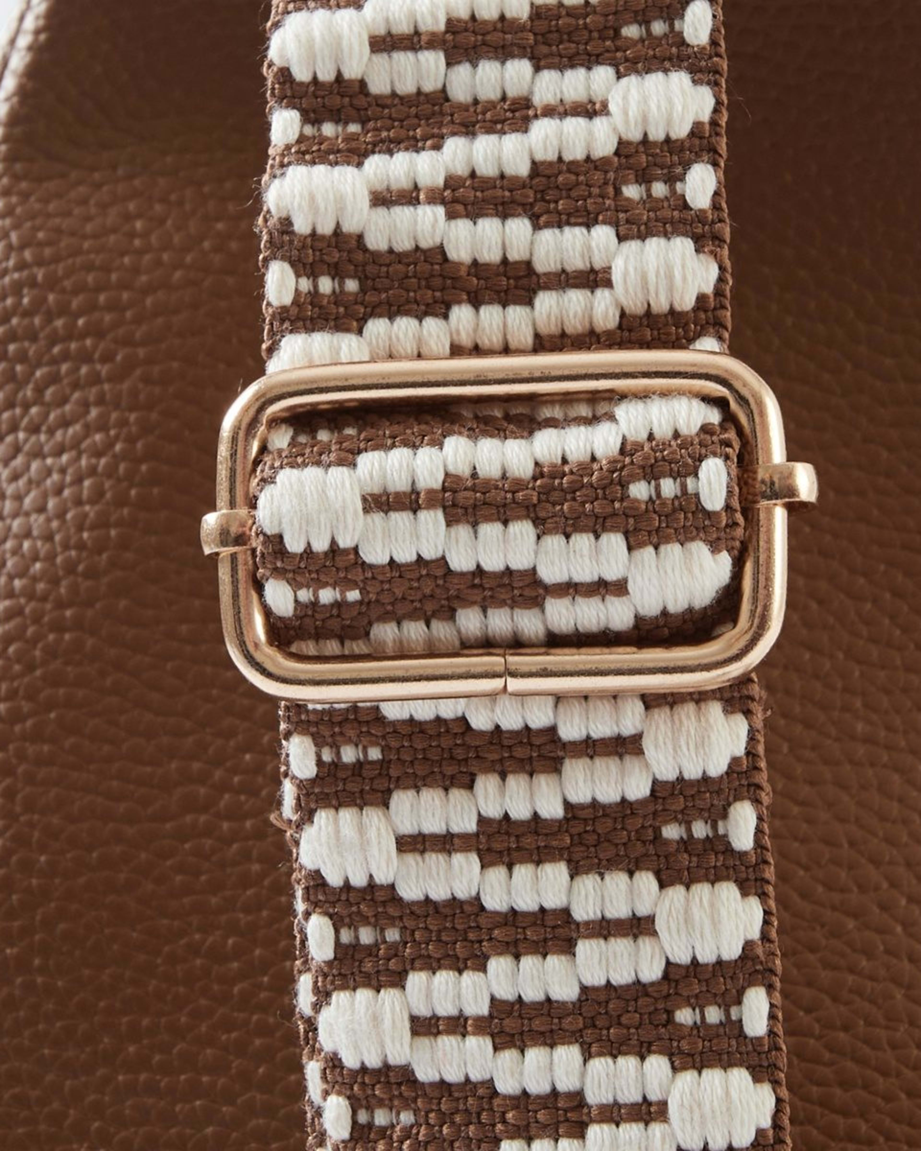 5 Contrast Pebble Sling Bag Coco Brown, 5 of 6