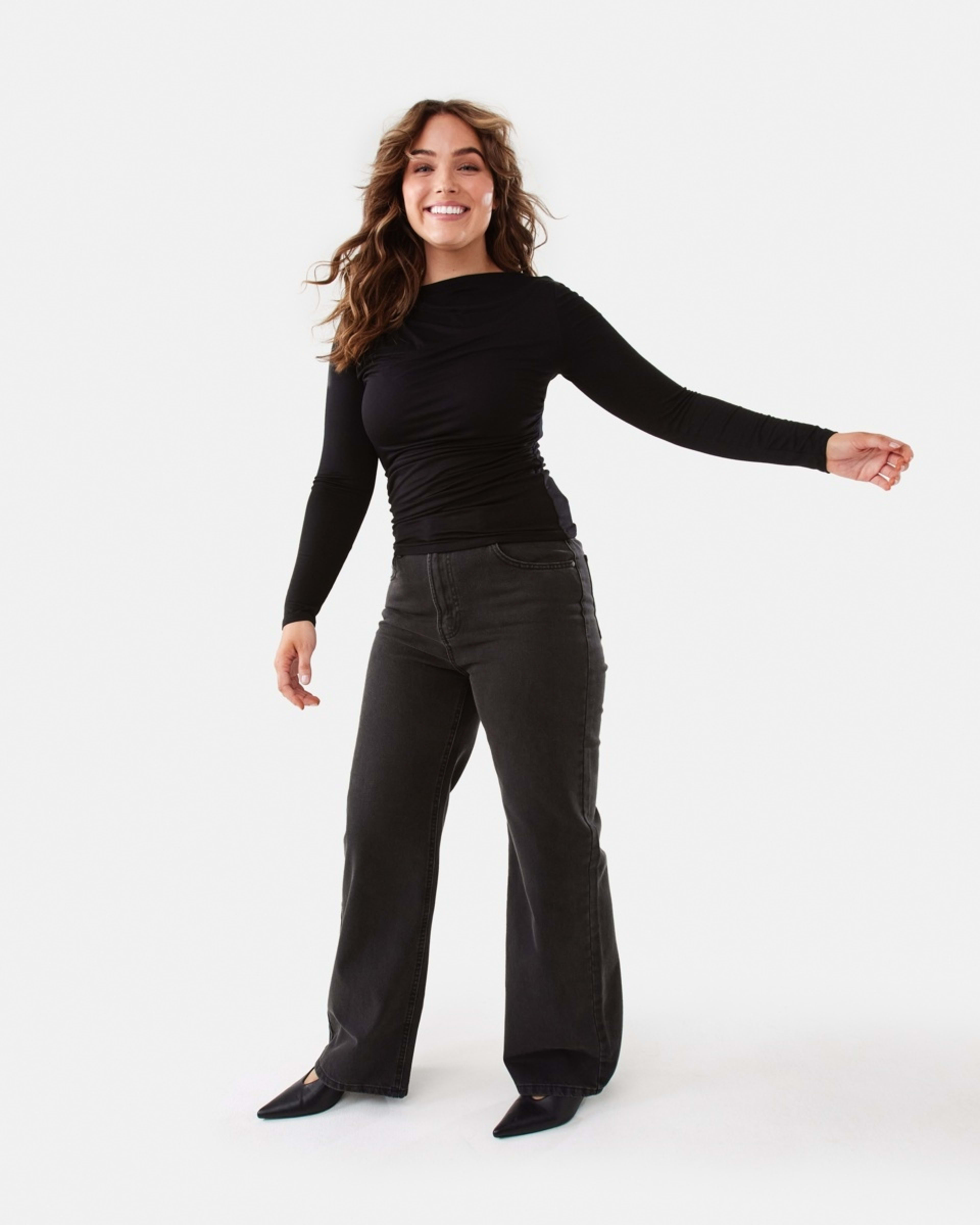 3 Long Sleeve Ruched Shoulder Top Black, 3 of 7