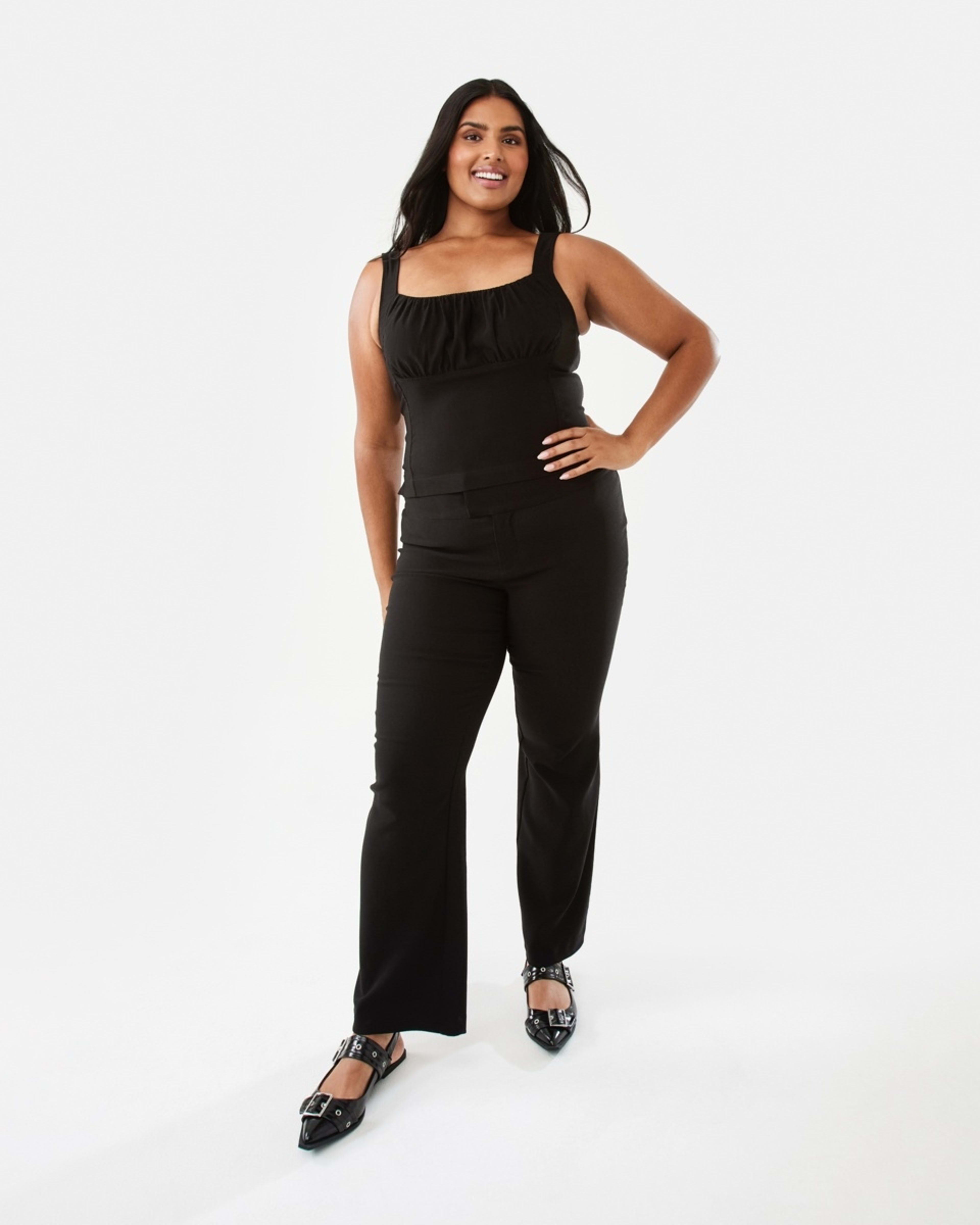 4 Sleeveless Tailored Top Black, 4 of 10