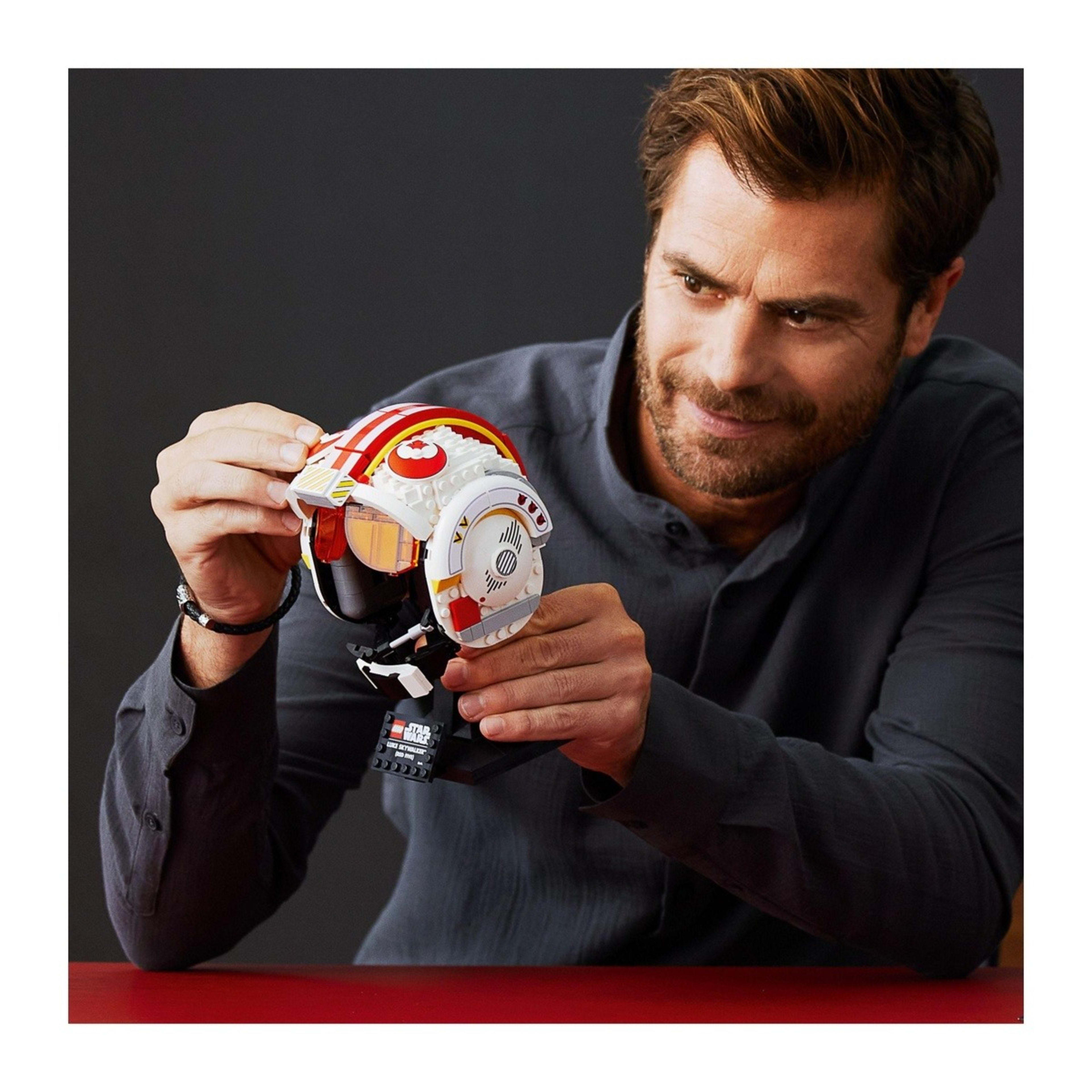 LEGO Star Wars Luke Skywalker (Red Five) Helmet 75327 Kmart