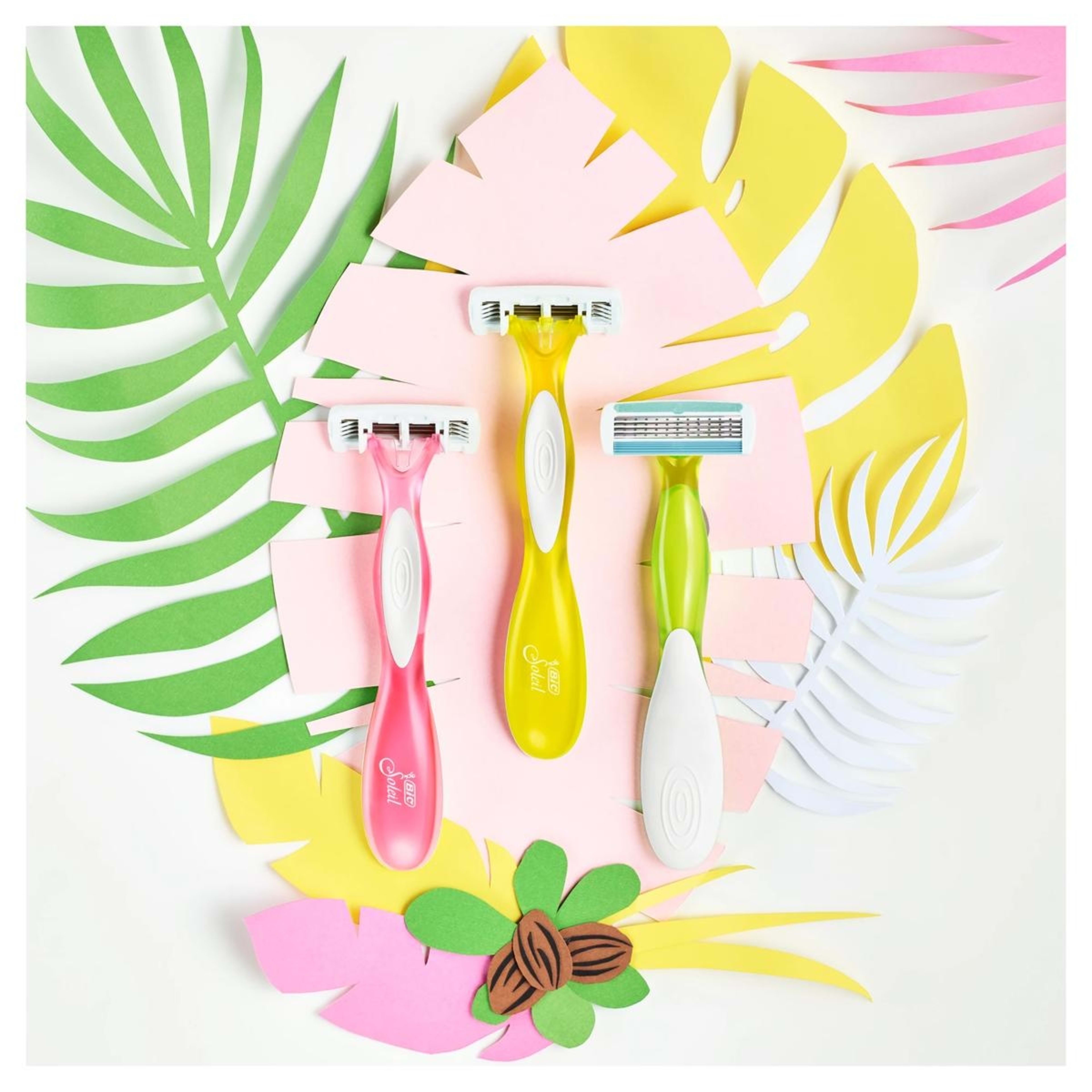 4 3 Pack BIC Soleil Comfort Scented Razors, 4 of 8