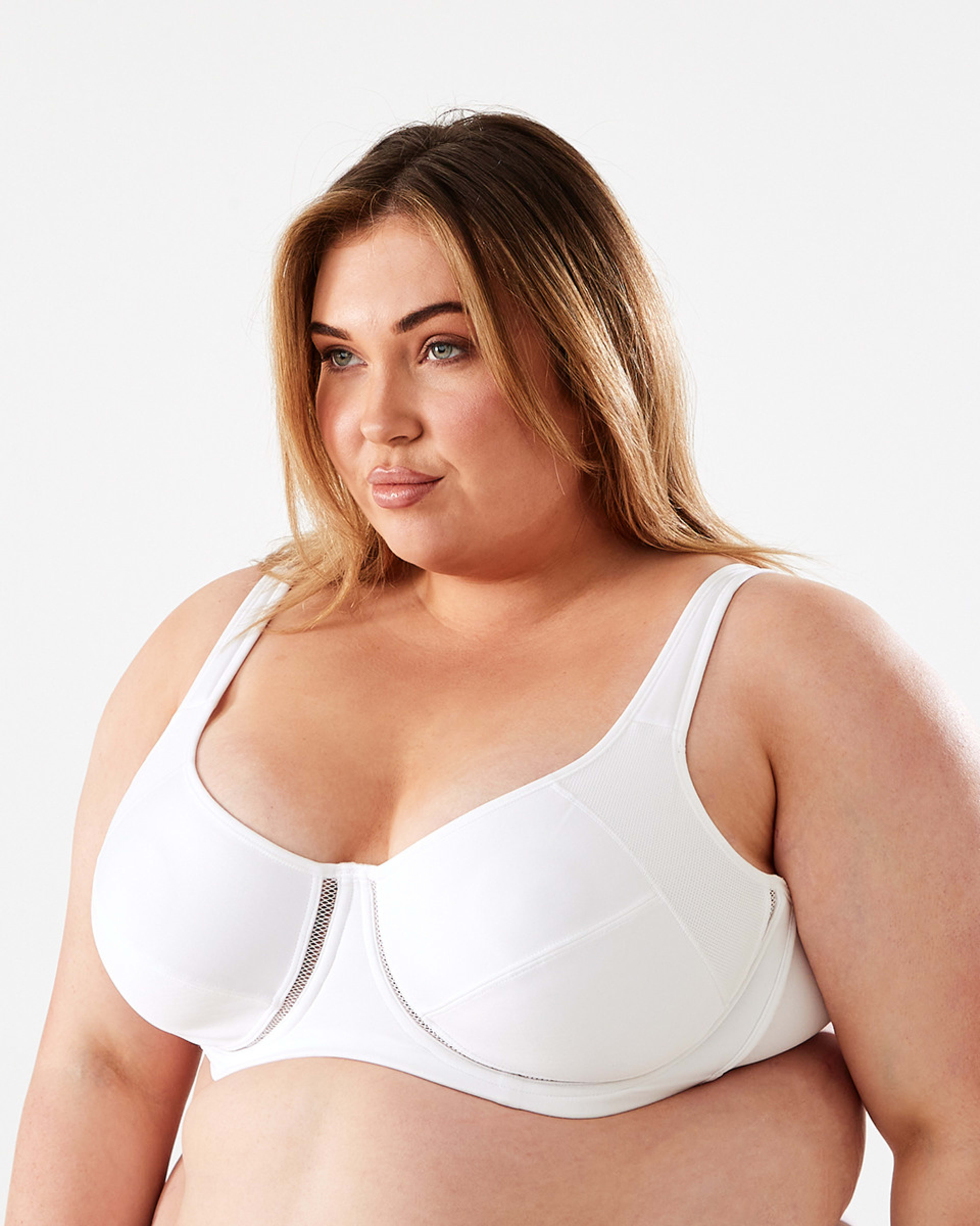 2 Full Figure Sports Underwire Soft Cup Bra WHITE, 2 of 5