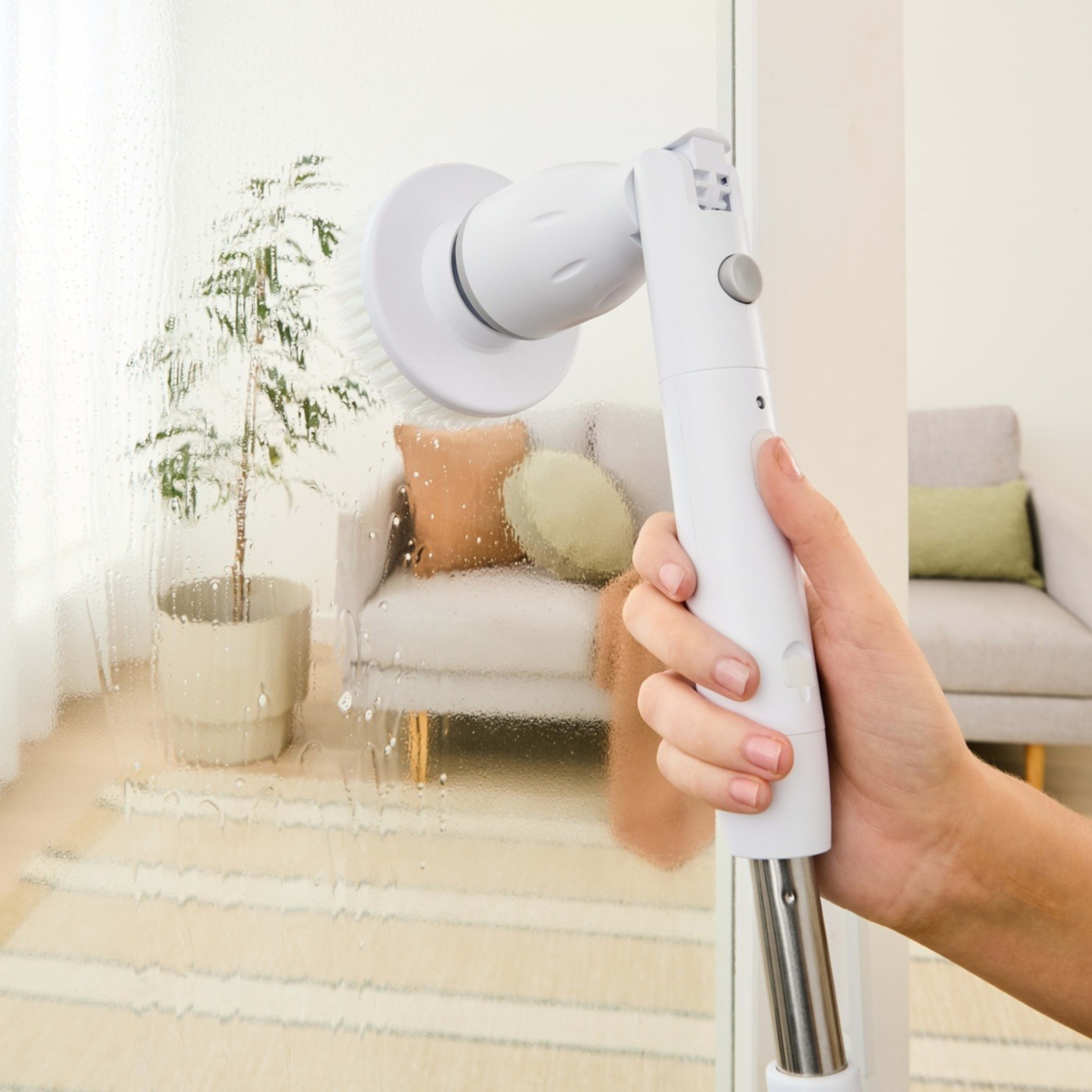 1 Long Handled Cleaning Brush
