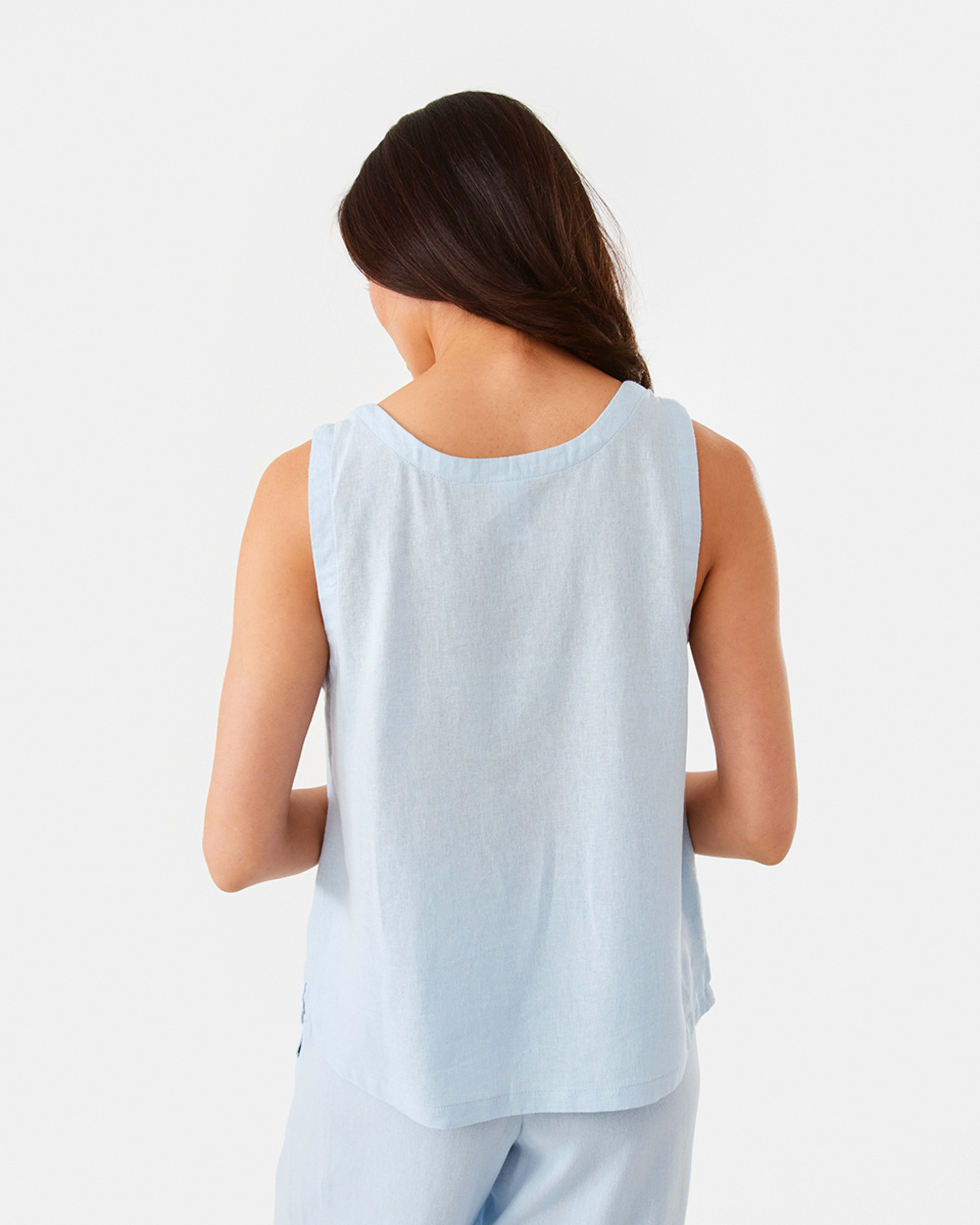 3 Sleeveless Linen Blend Scoop Neck Tank Blu Bysde, 3 of 8