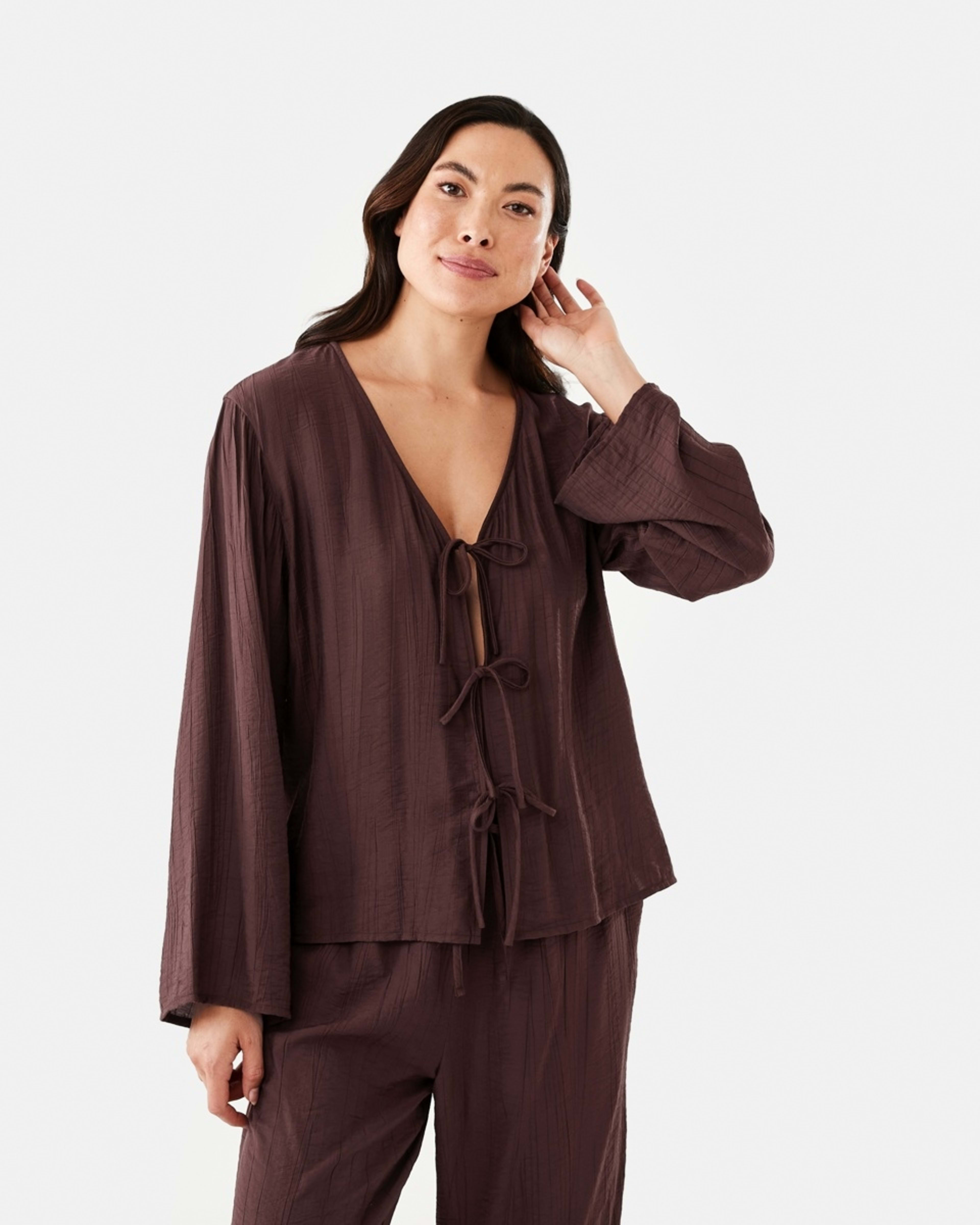 1 Long Sleeve Textured Tie Front Top Chocolate, 1 of 6