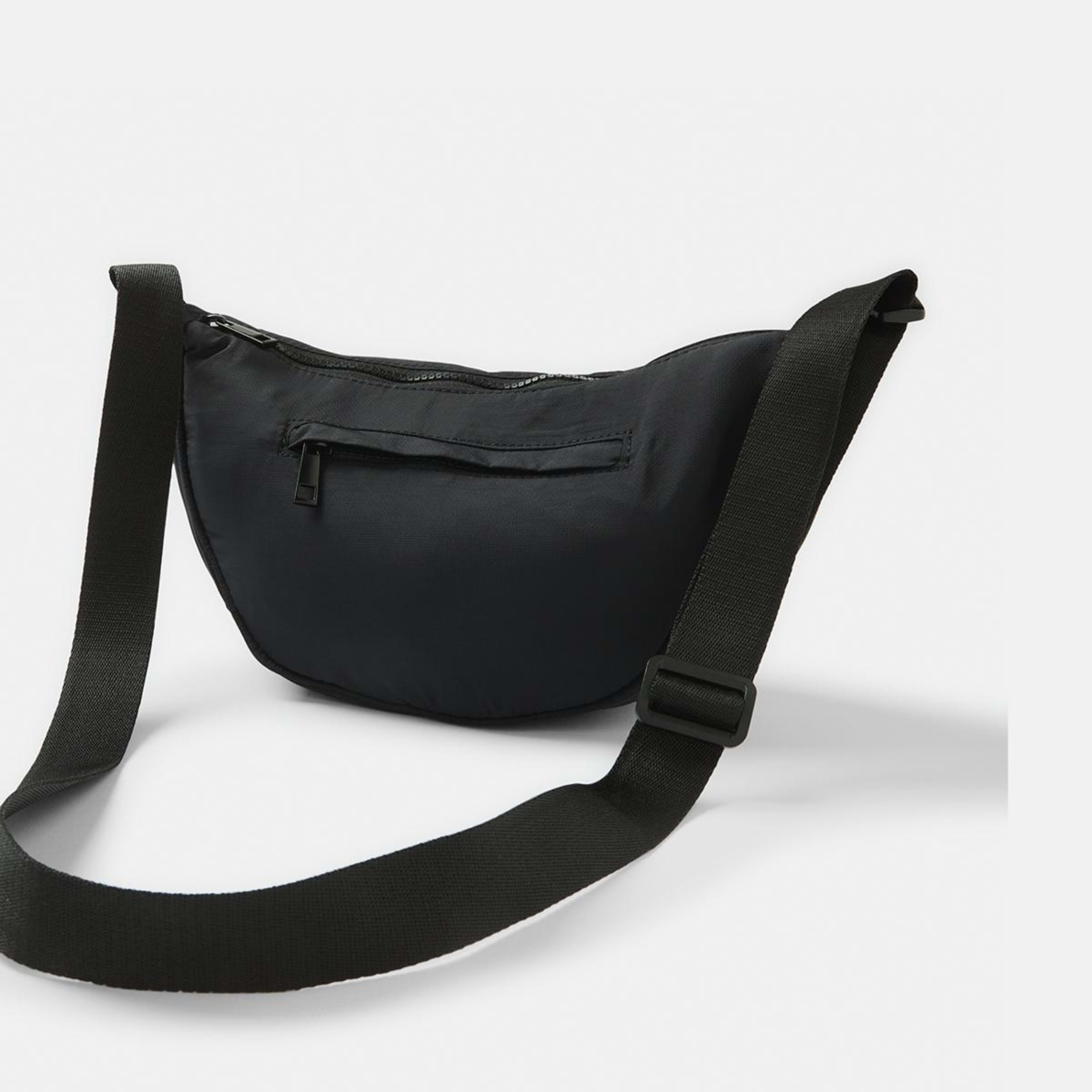 2 Urban Crescent Sling Bag Black, 2 of 6