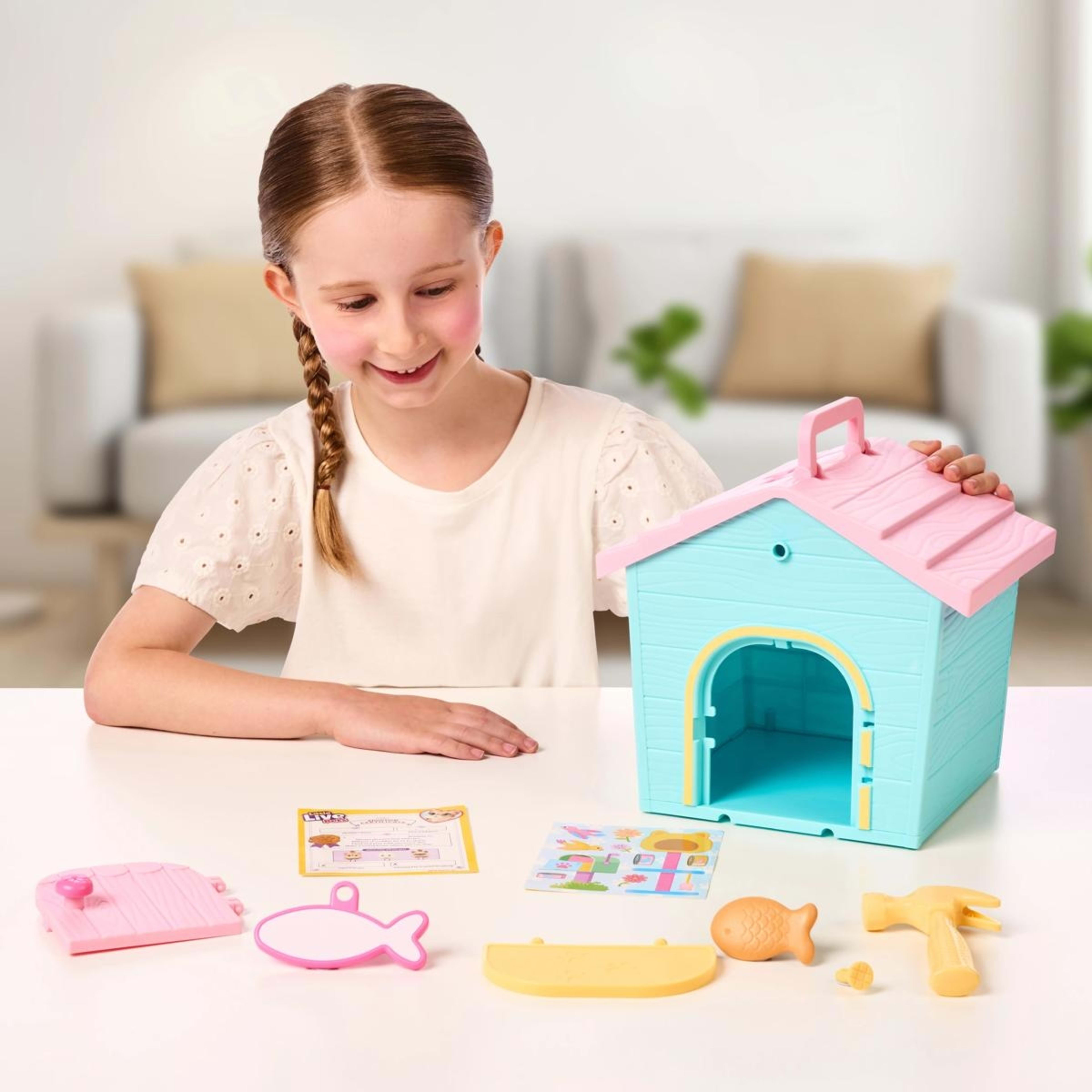 7 Little Live Pets My Kitty's Home Minis Playset, 7 of 10