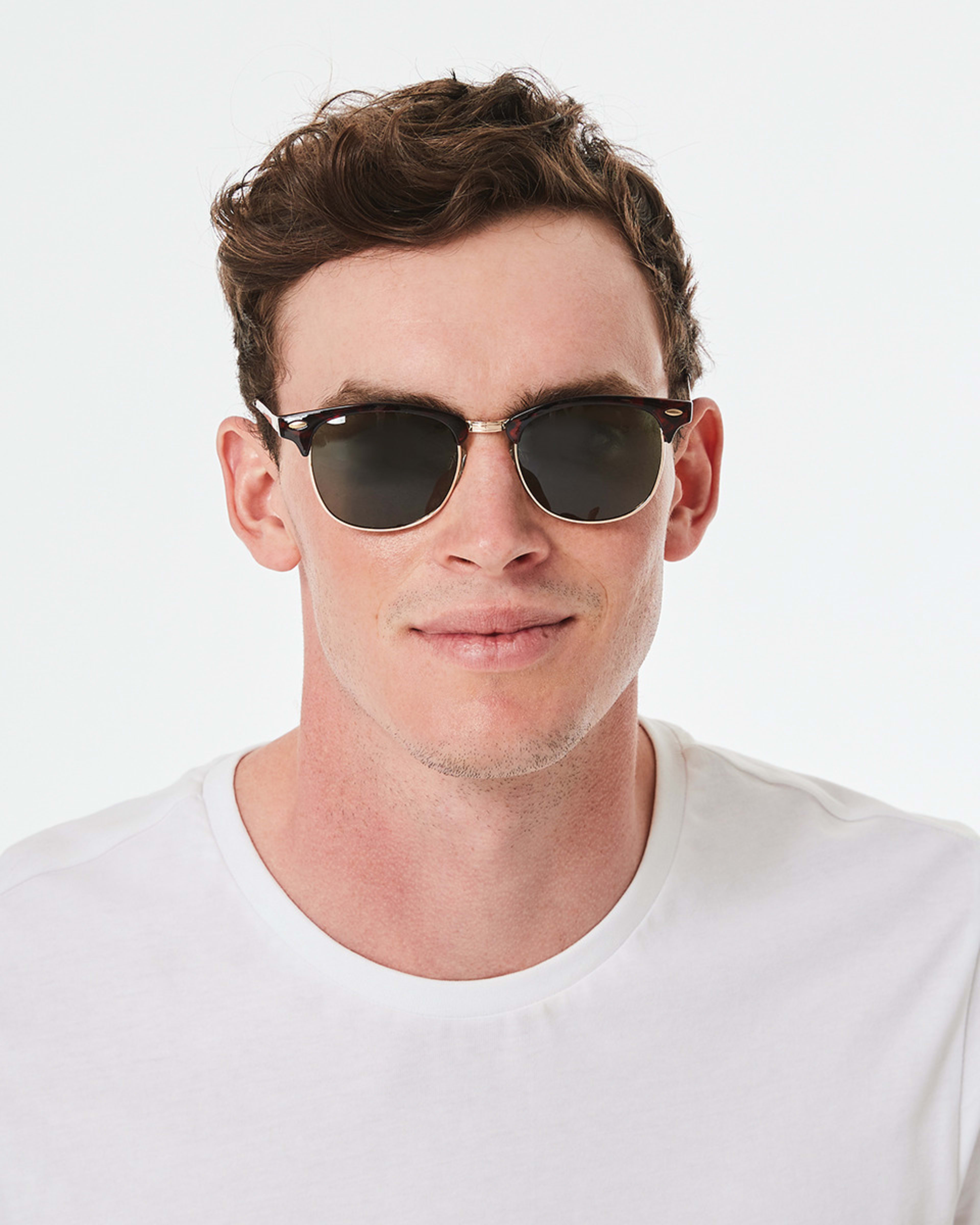 6 Classic Polarised Sunglasses Tort, 6 of 7