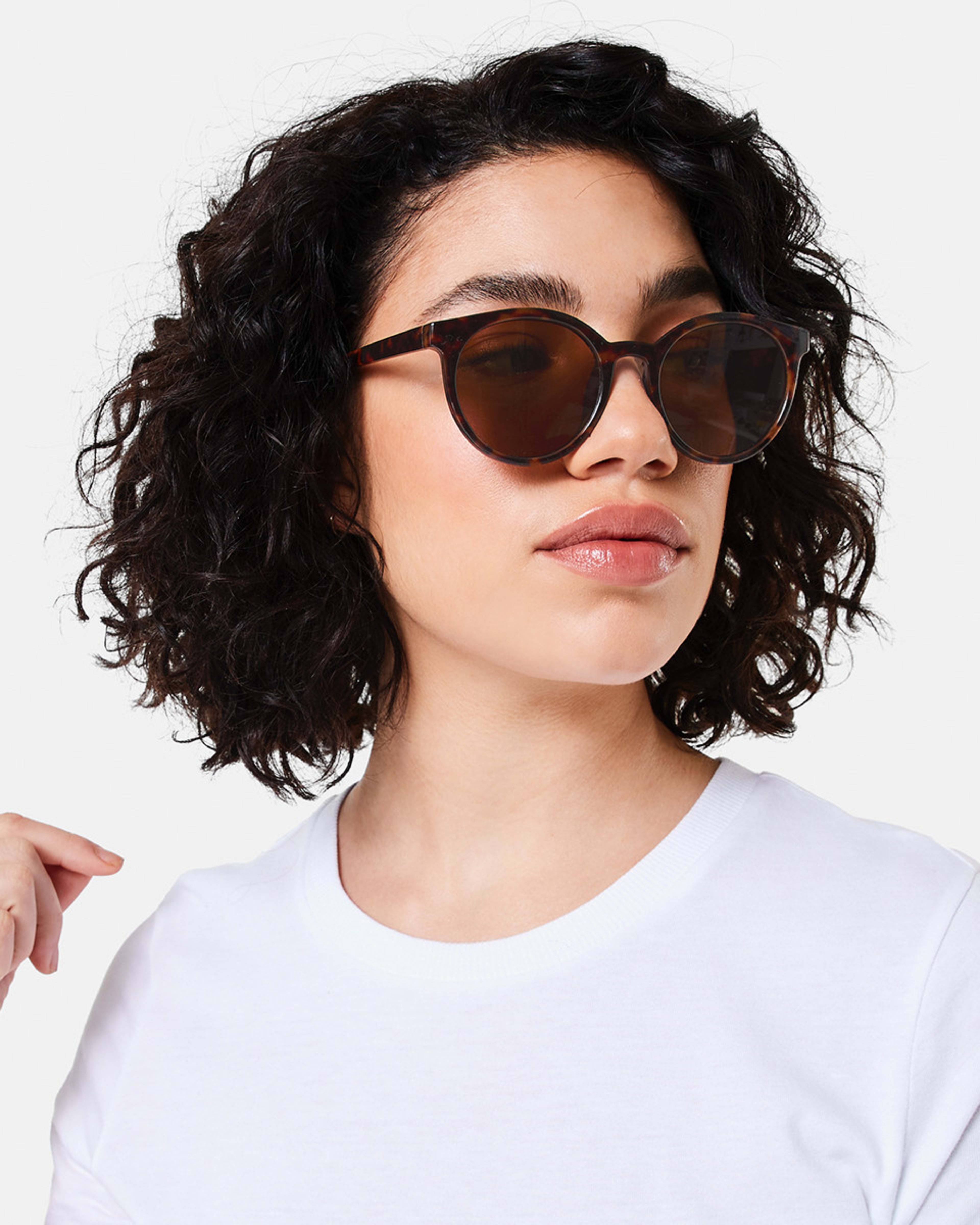 5 Basic Round Sunglasses Brown Tort, 5 of 6