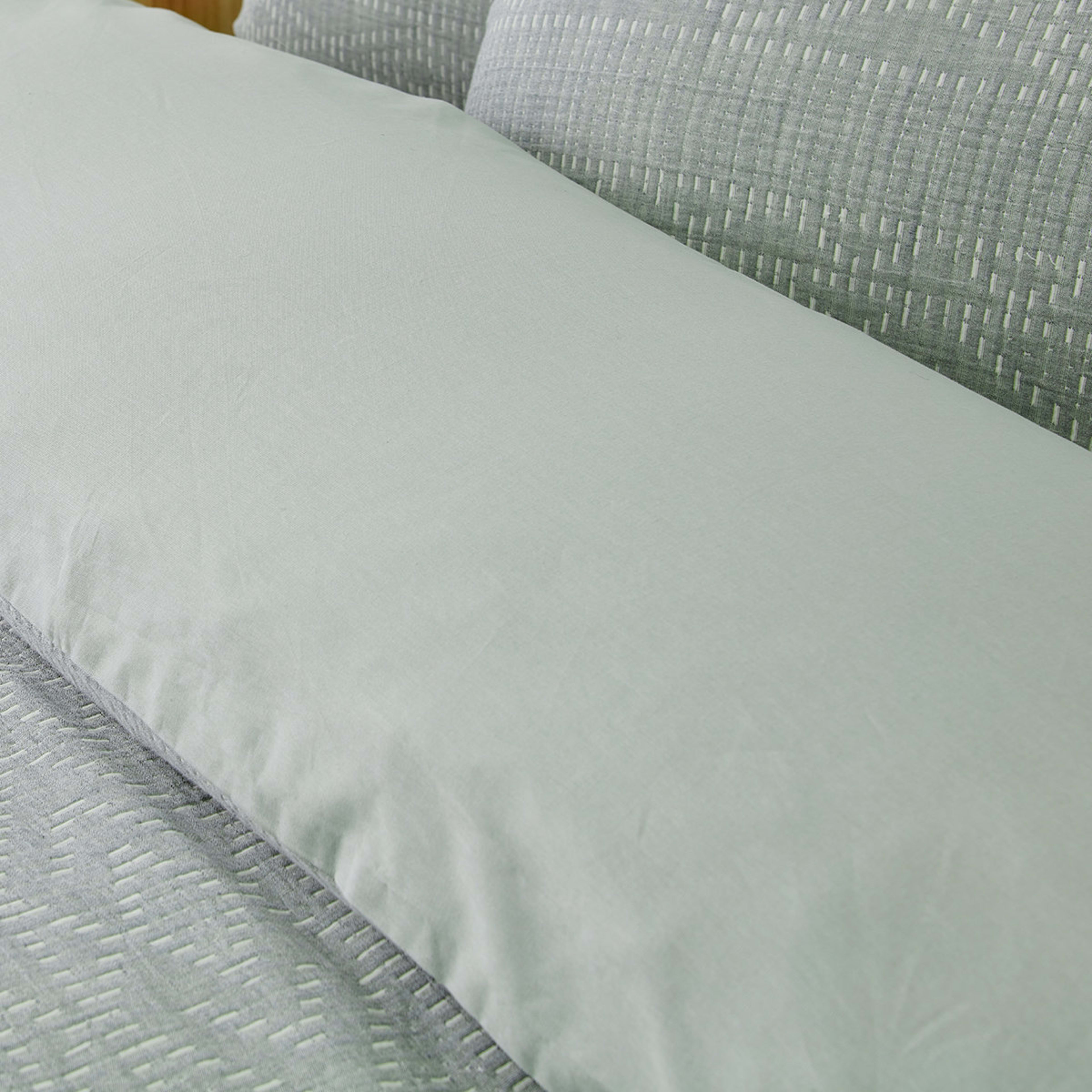 Isla Cotton Quilt Cover Set Queen Bed, Green and White Kmart