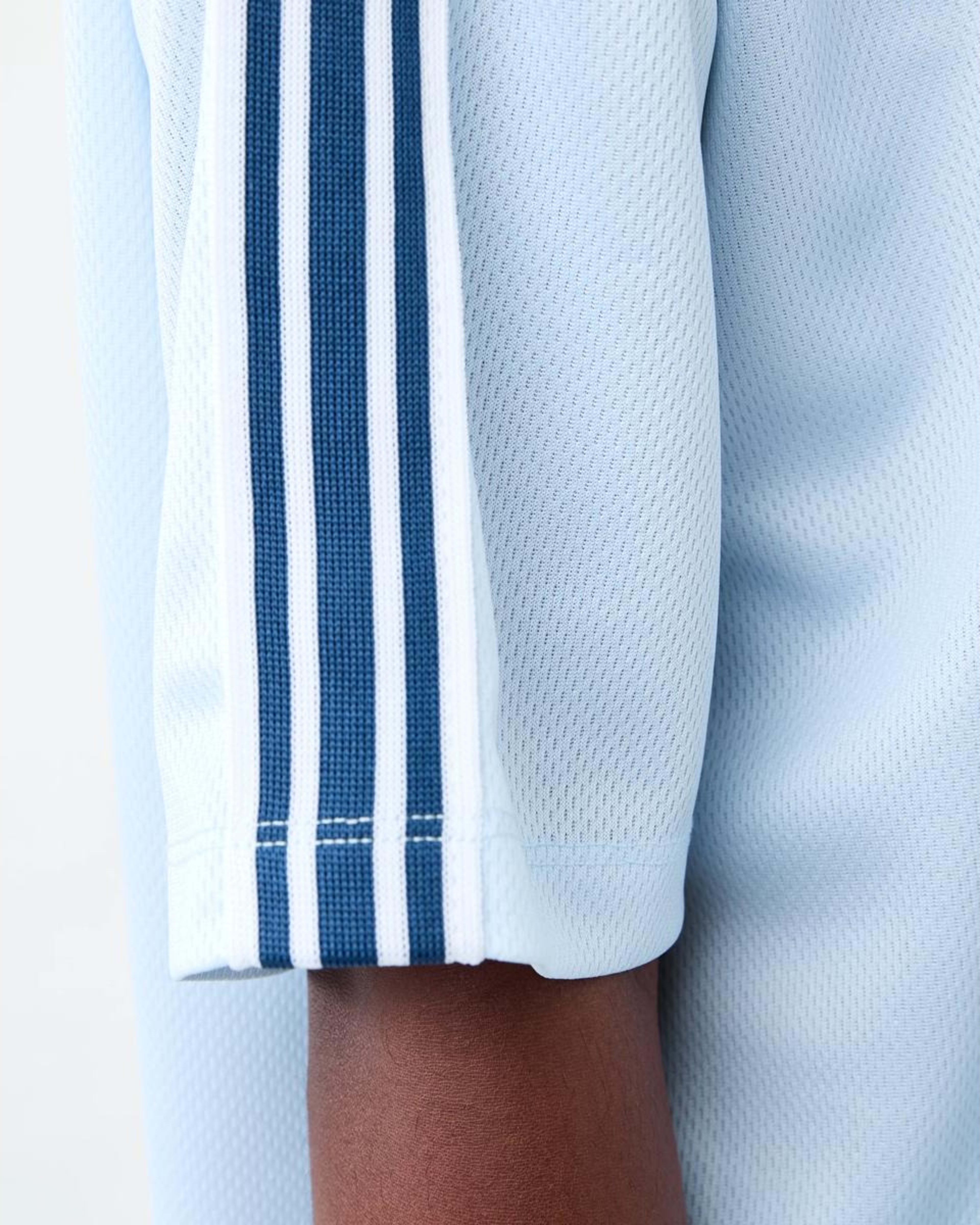 5 Disney Lilo & Stitch License Stitch & Angel V-Neck Mesh T-shirt Stitch, 5 of 6