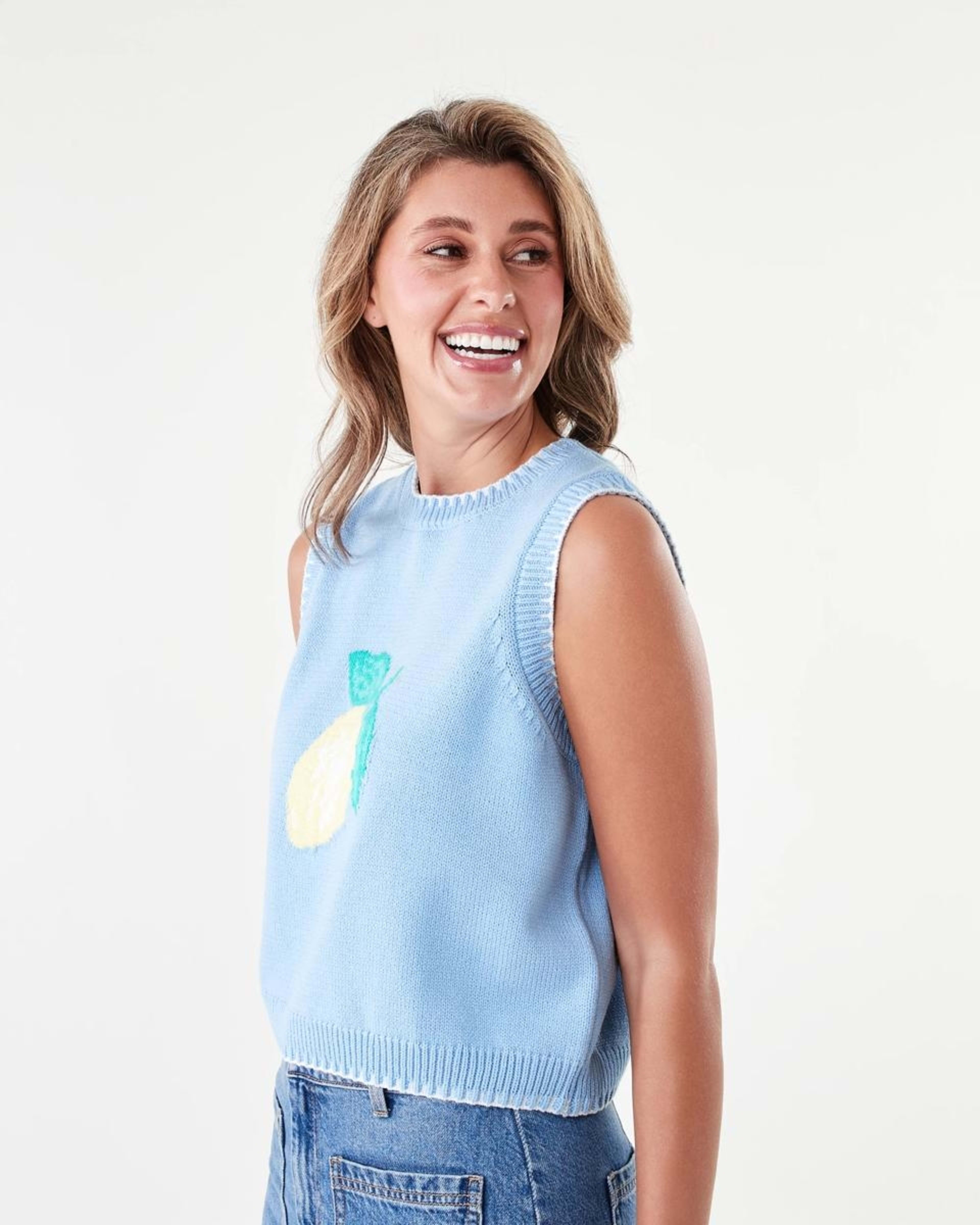 2 Jacquard Vest Lmn, 2 of 7