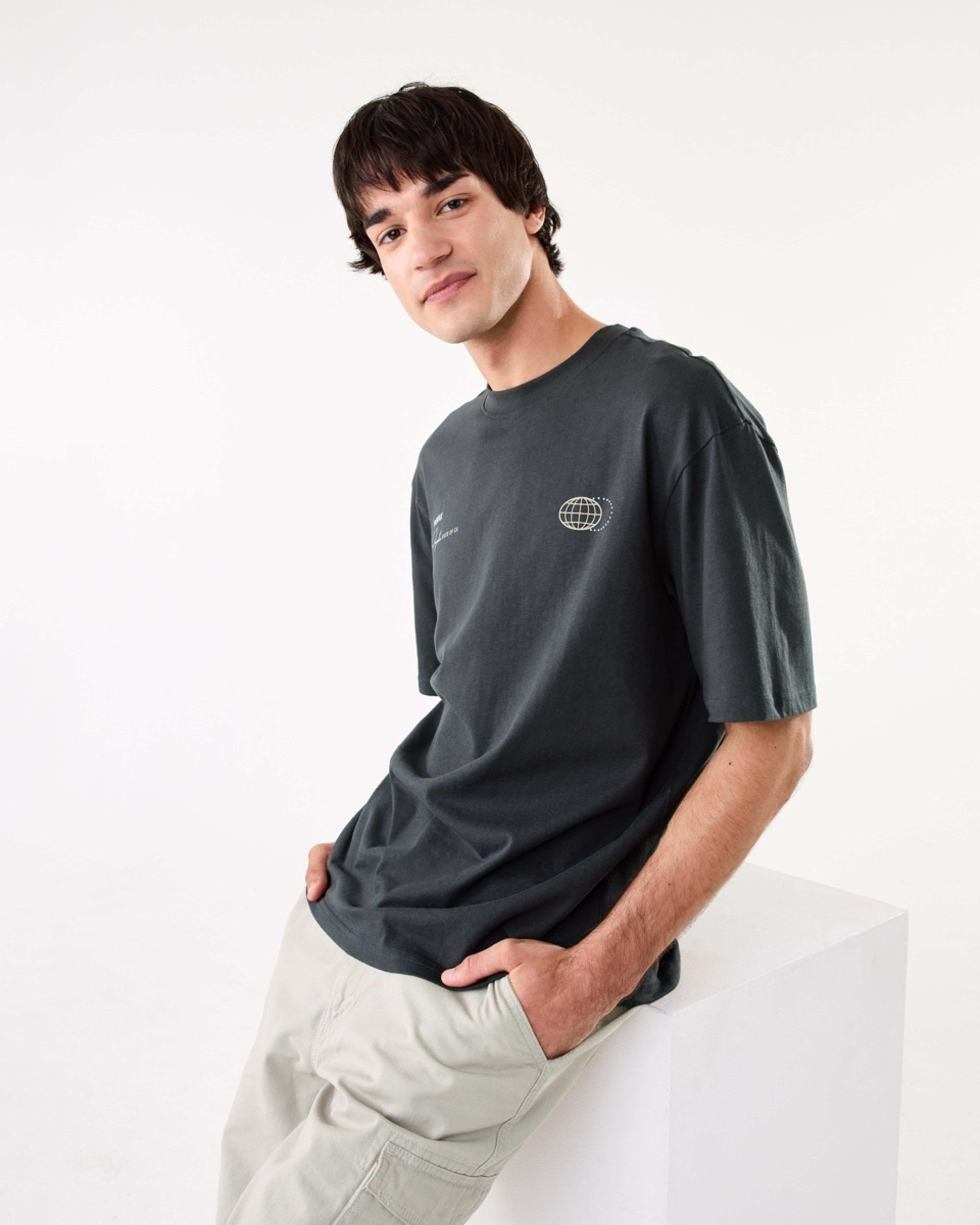 9 Oversized Print T-shirt Fairfax, 9 of 10