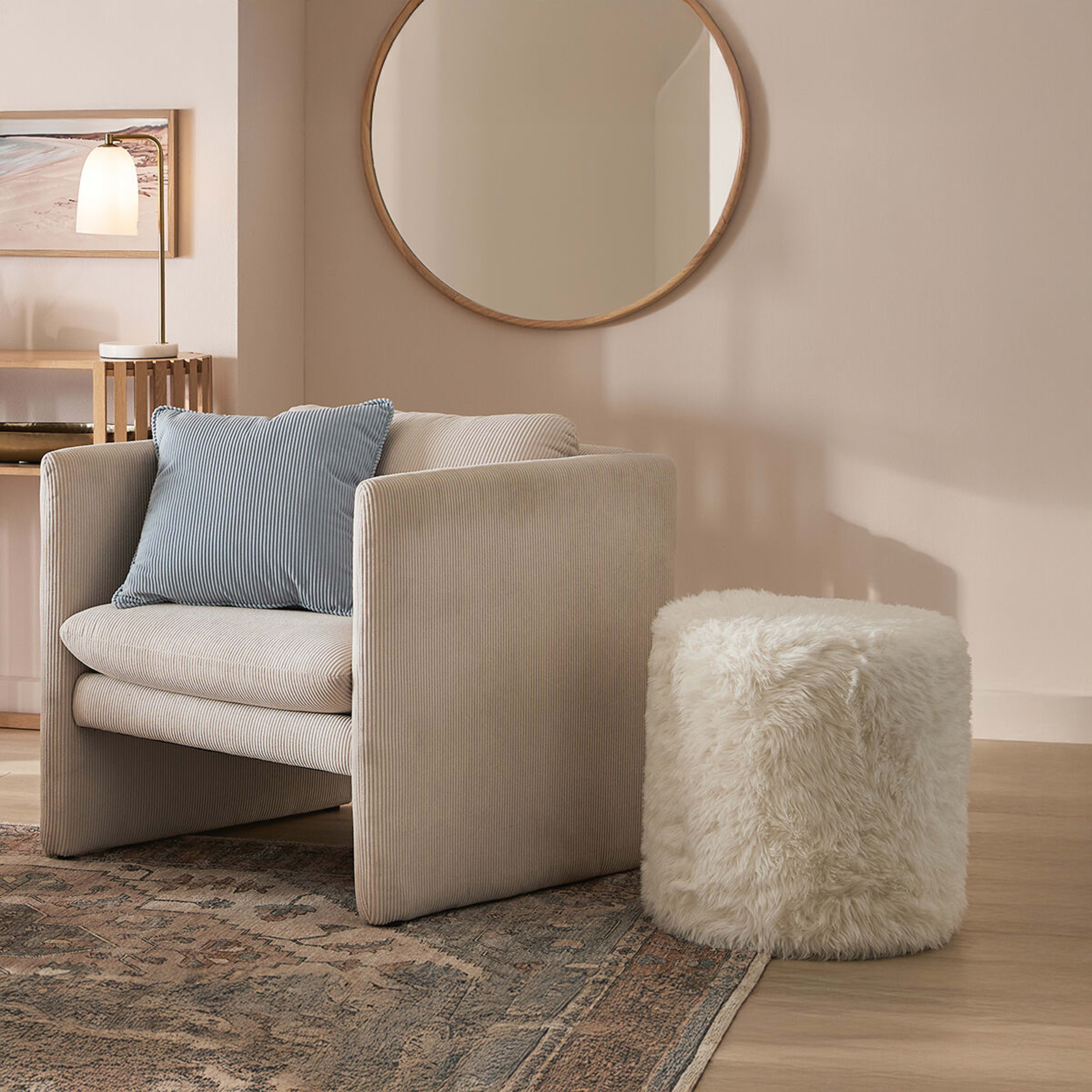 8 Fluffy Ottoman, 8 of 8