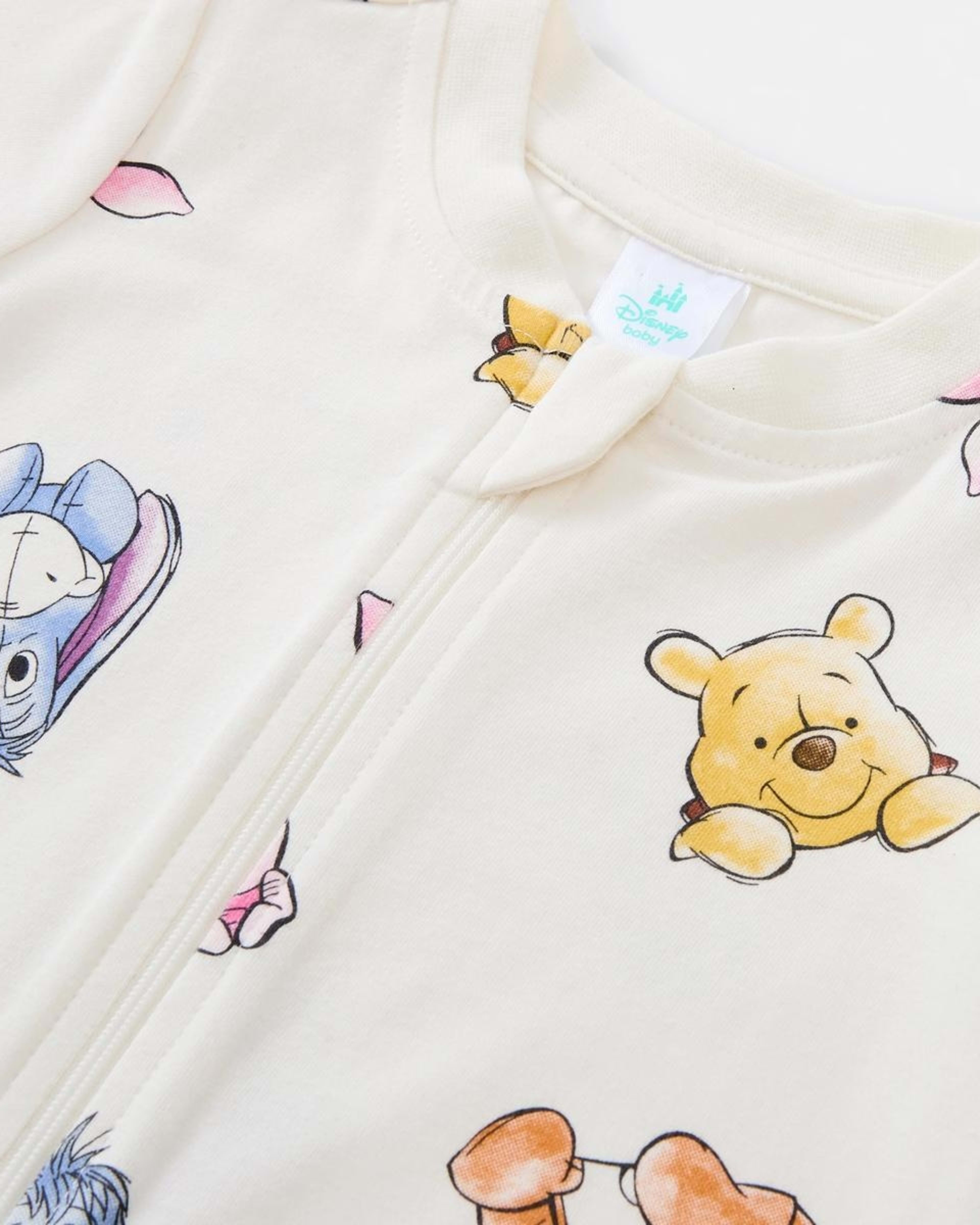 3 Winnie the Pooh License Romper Winnie, 3 of 4