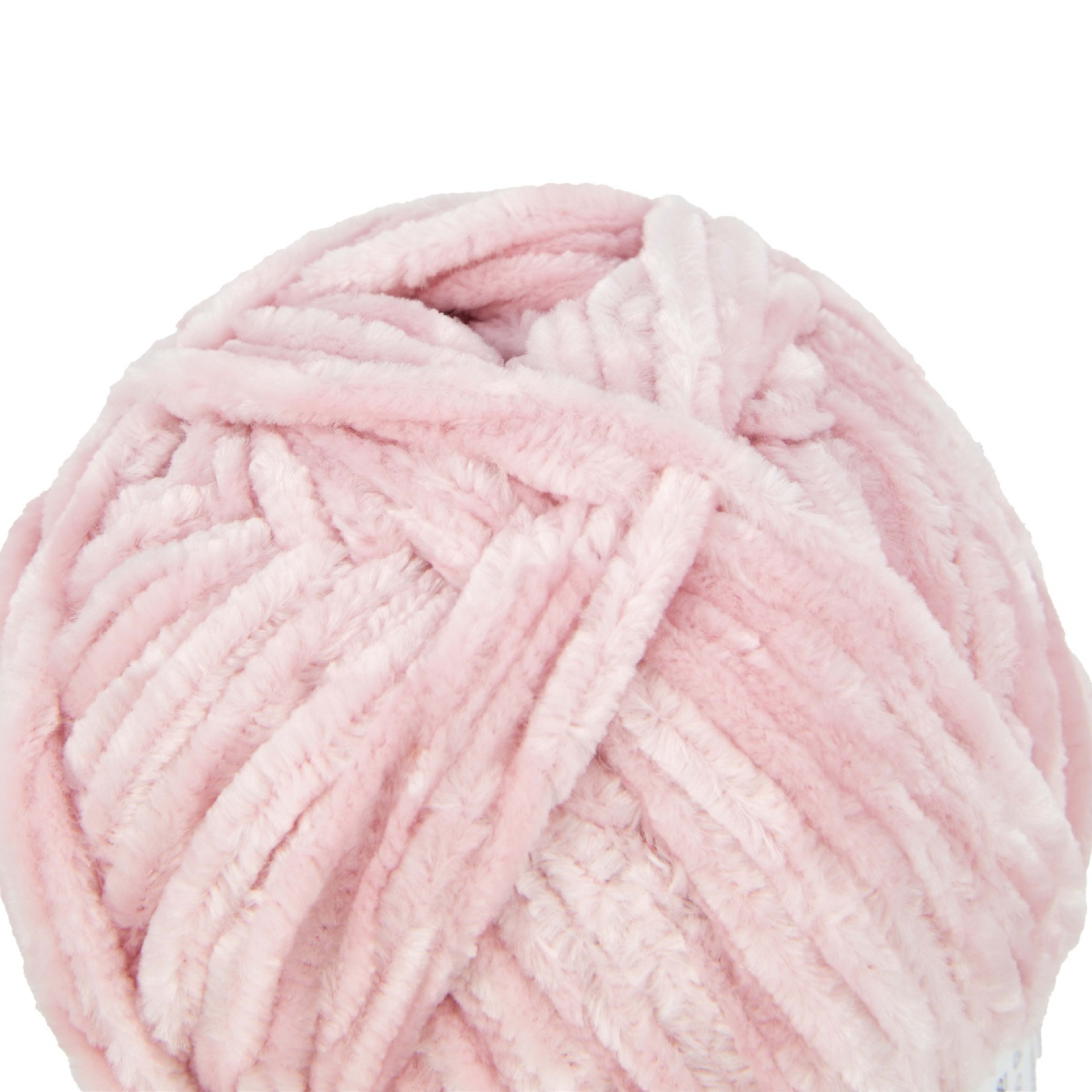 3 Velvet Yarn - Quiet Pink, 3 of 3