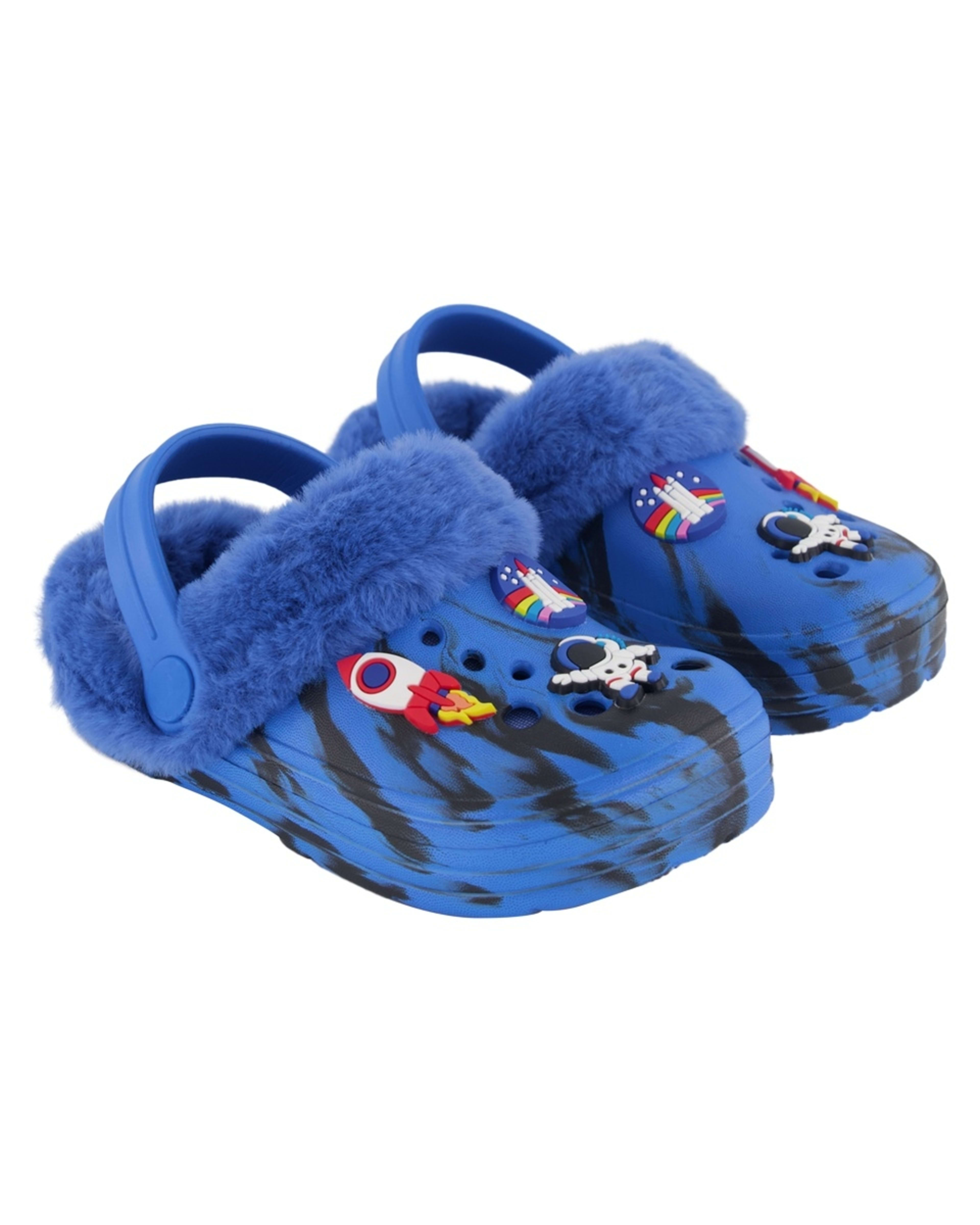 2 Junior Faux Fur Lined Clogs Marbleblue, 2 of 4