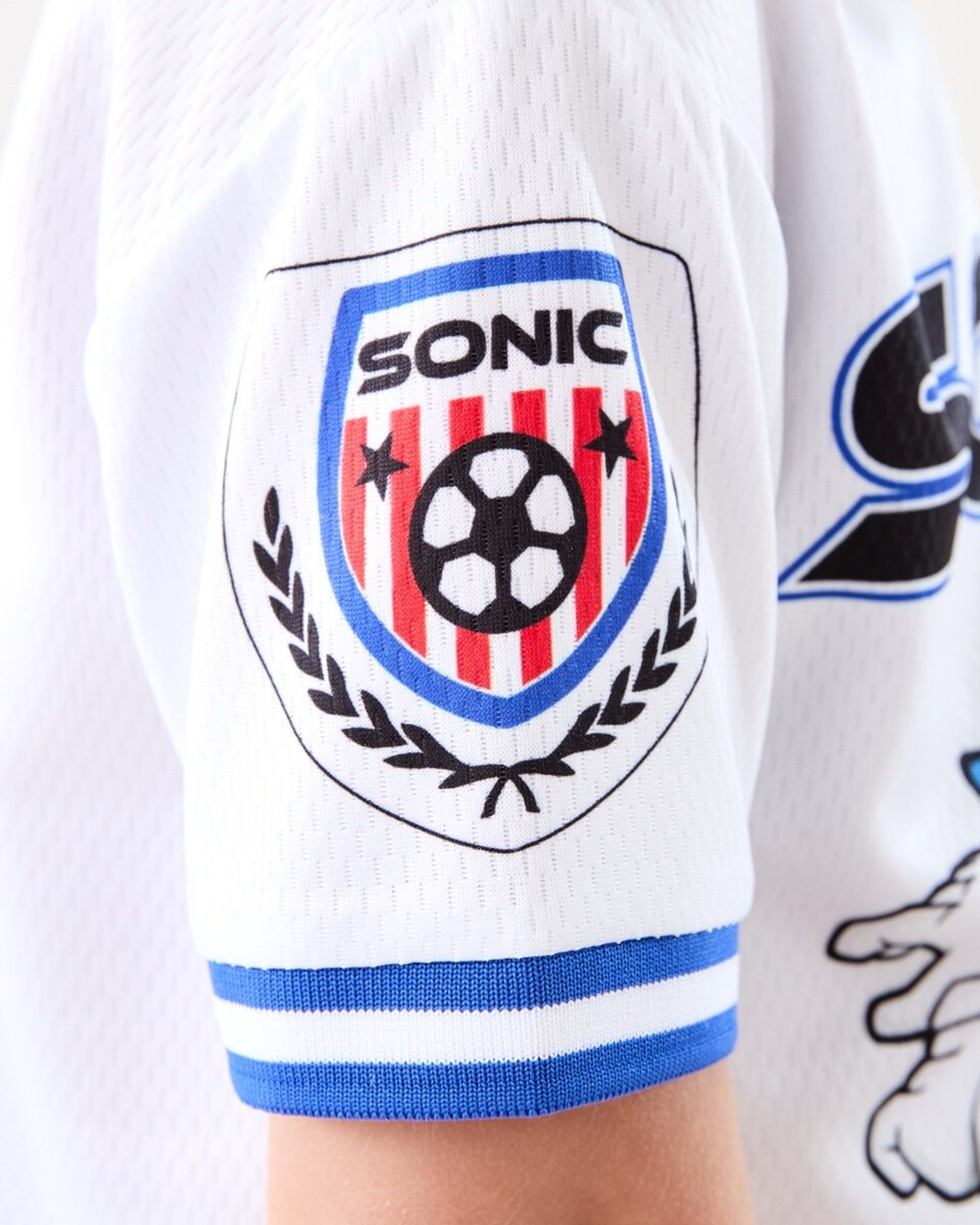 5 Oversized Sonic License Mesh T-shirt SONIC PLAYS SOCCER, 5 of 8
