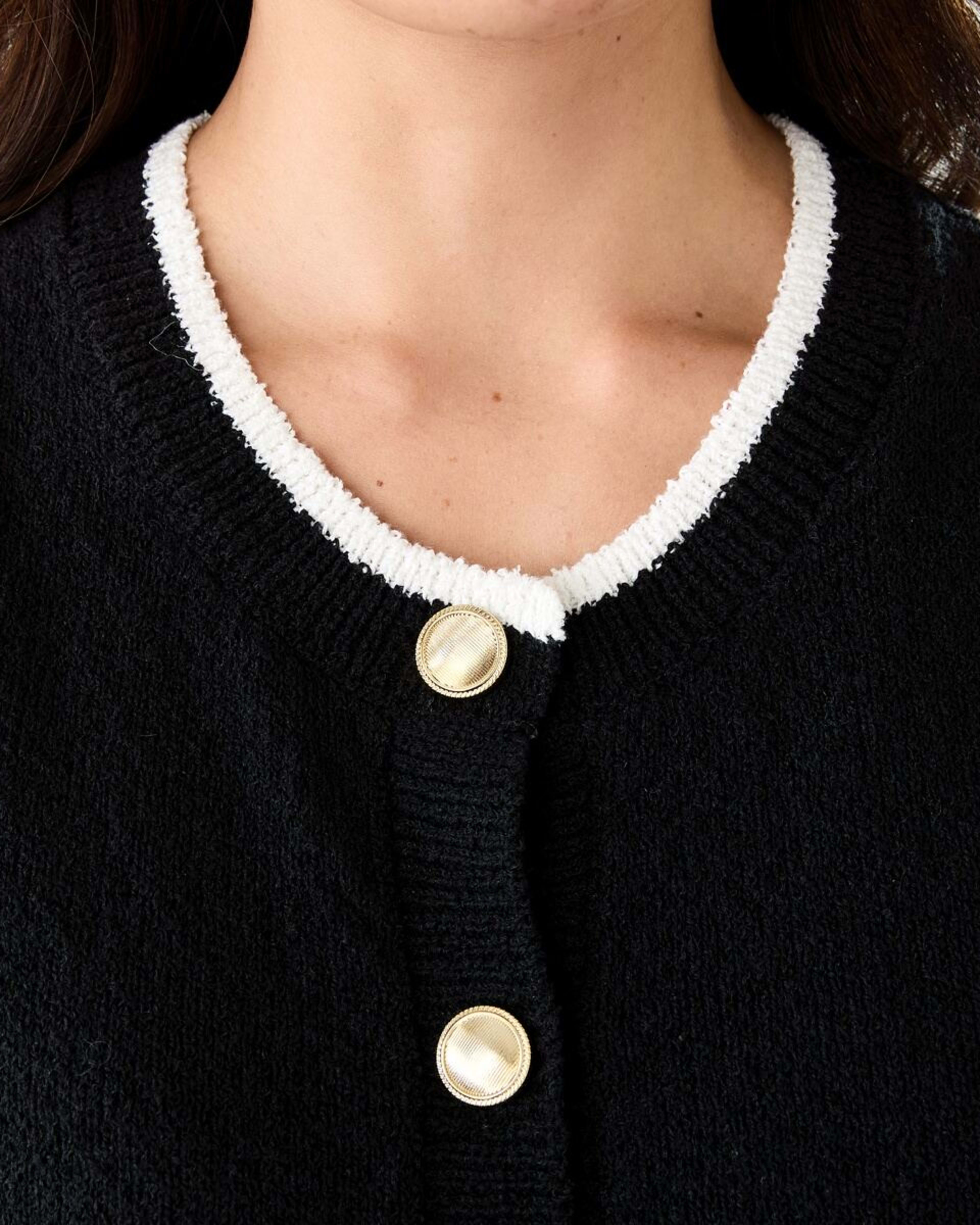 5 Contrast Button Vest Black, 5 of 7