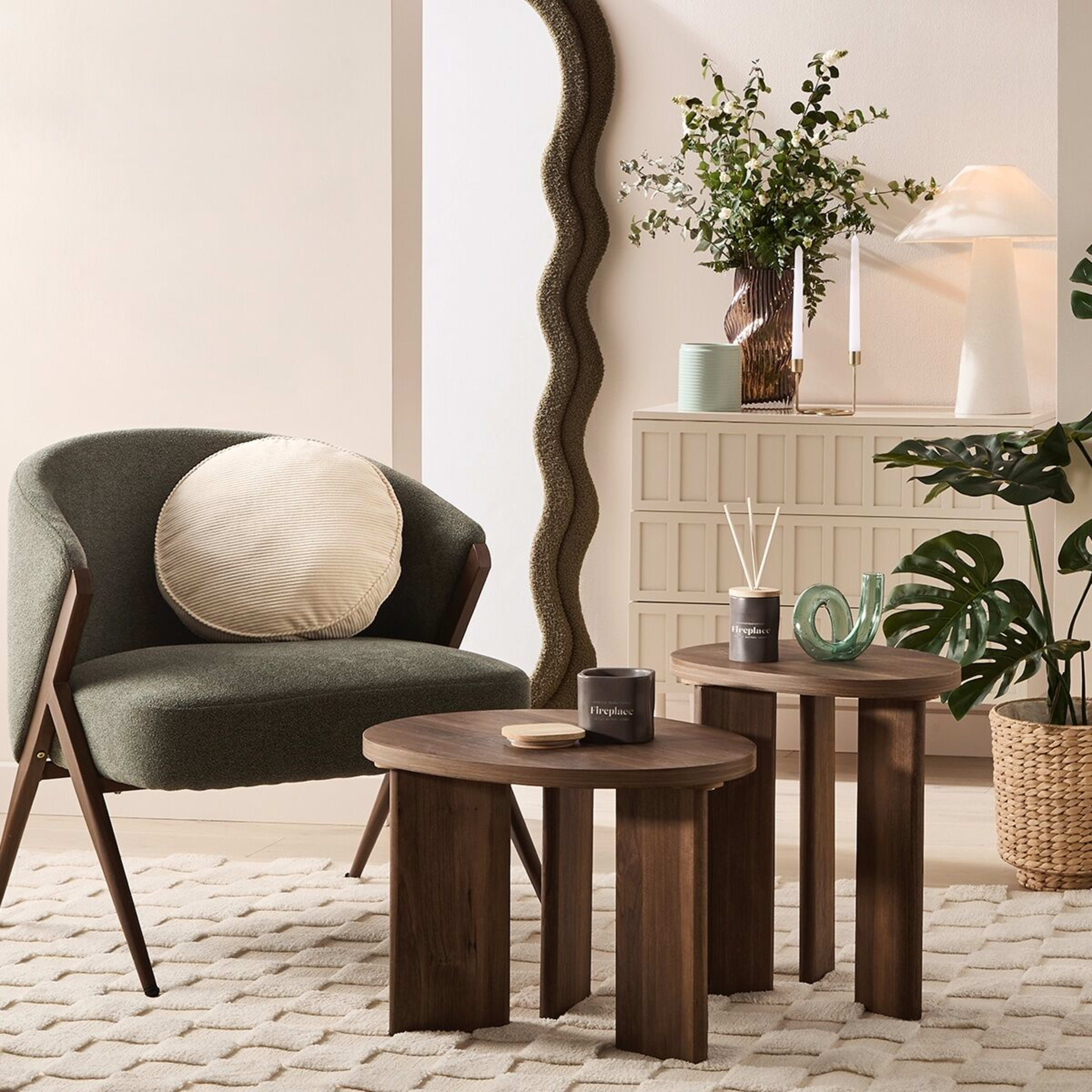 1 Set of 2 Walnut Side Tables, 1 of 10