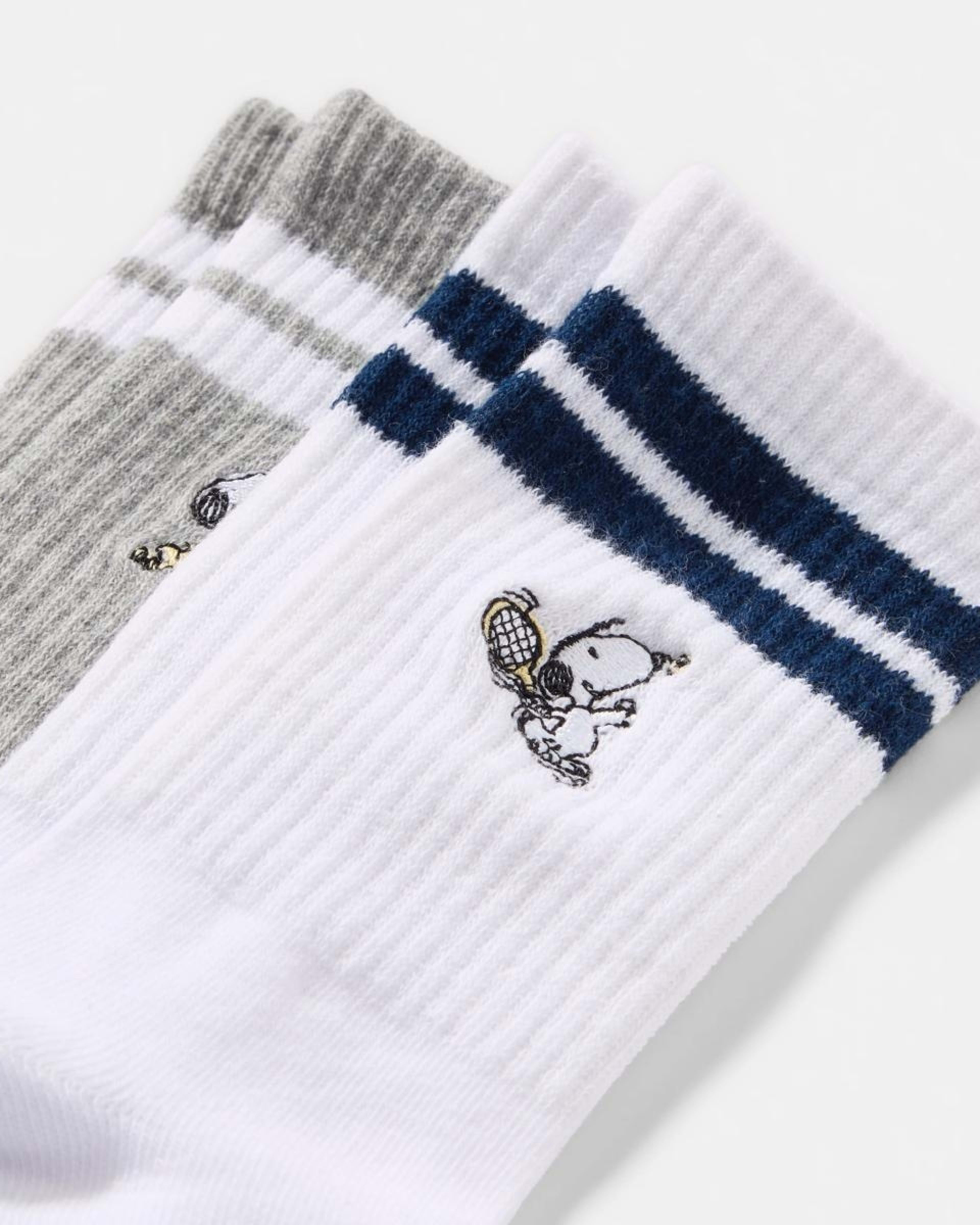 2 2 Pack Snoopy License Crew Socks PEANUTS, 2 of 2