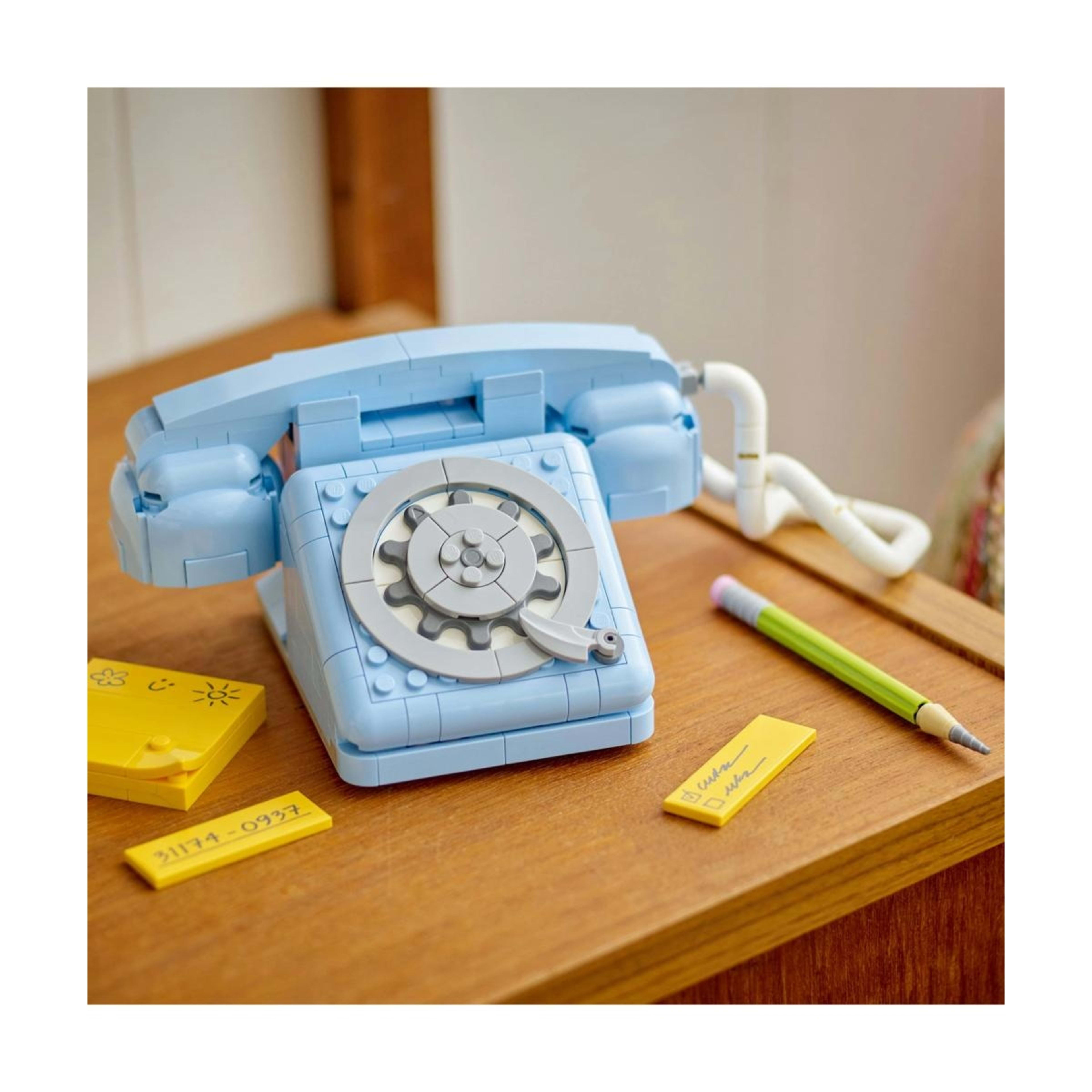 9 LEGO Creator Retro Telephone 31174, 9 of 10