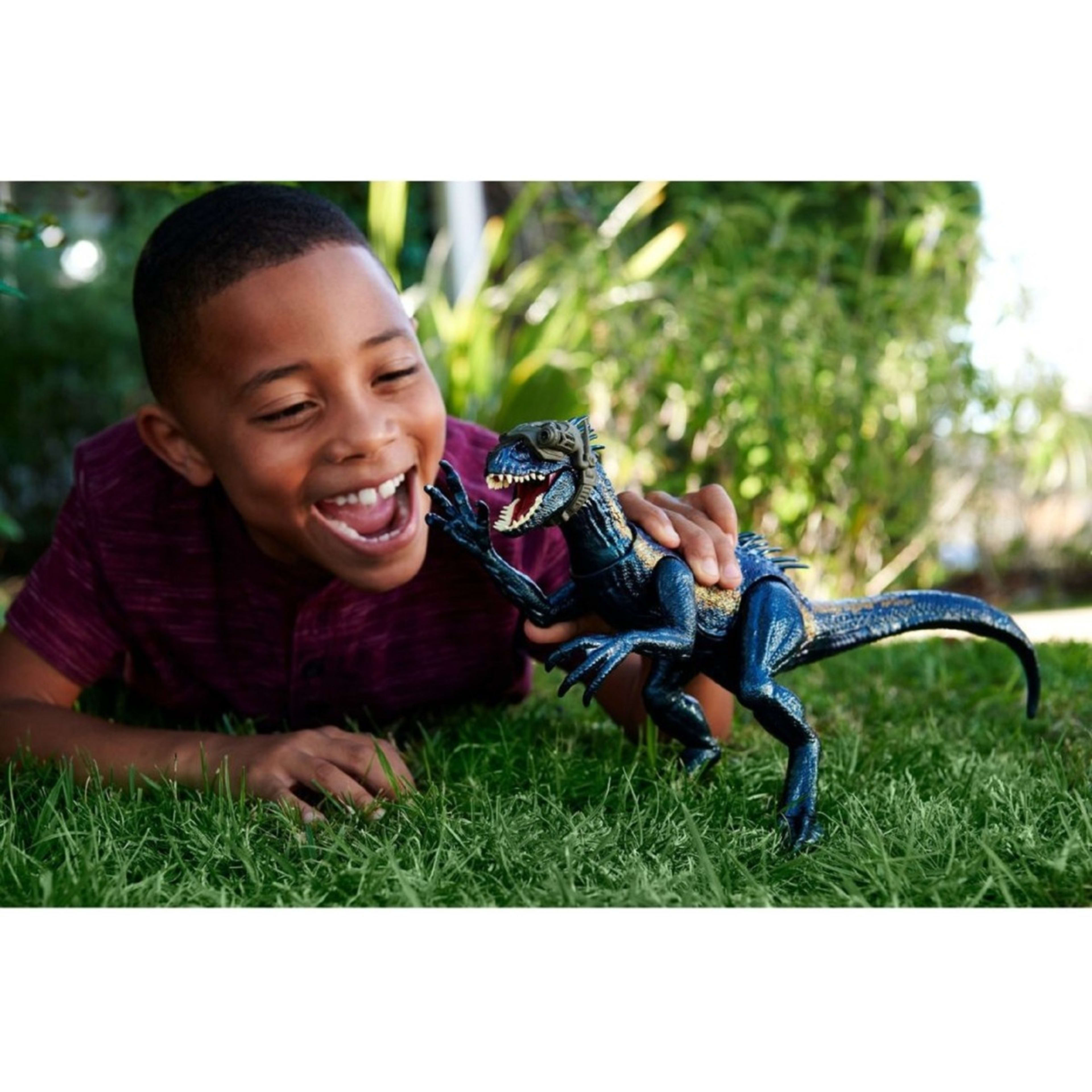 Jurassic World: Dino Trackers Track 'N Attack Indoraptor - Kmart