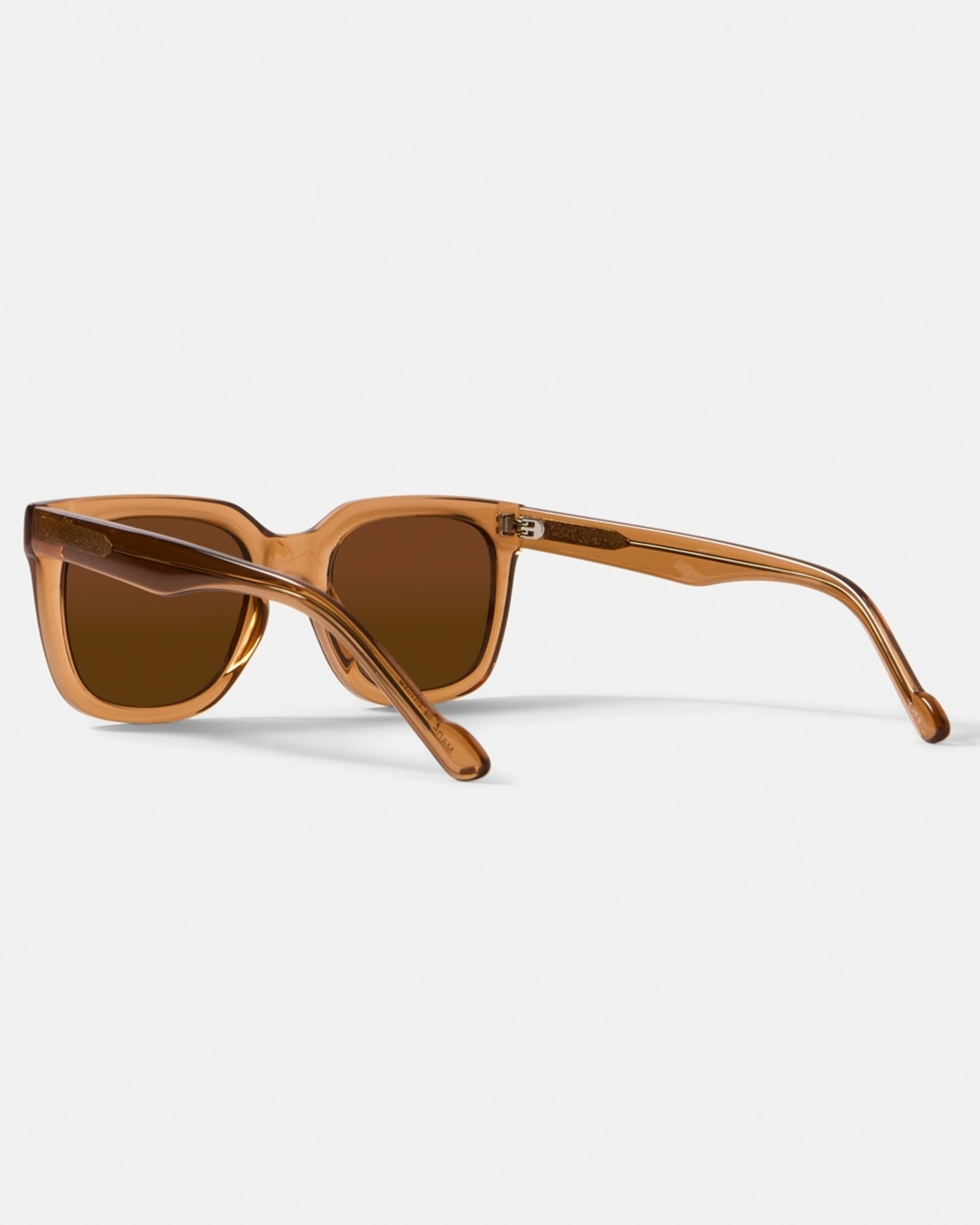 2 Womens D Frame Sunglasses TRANSLUCENT BROWN, 2 of 6
